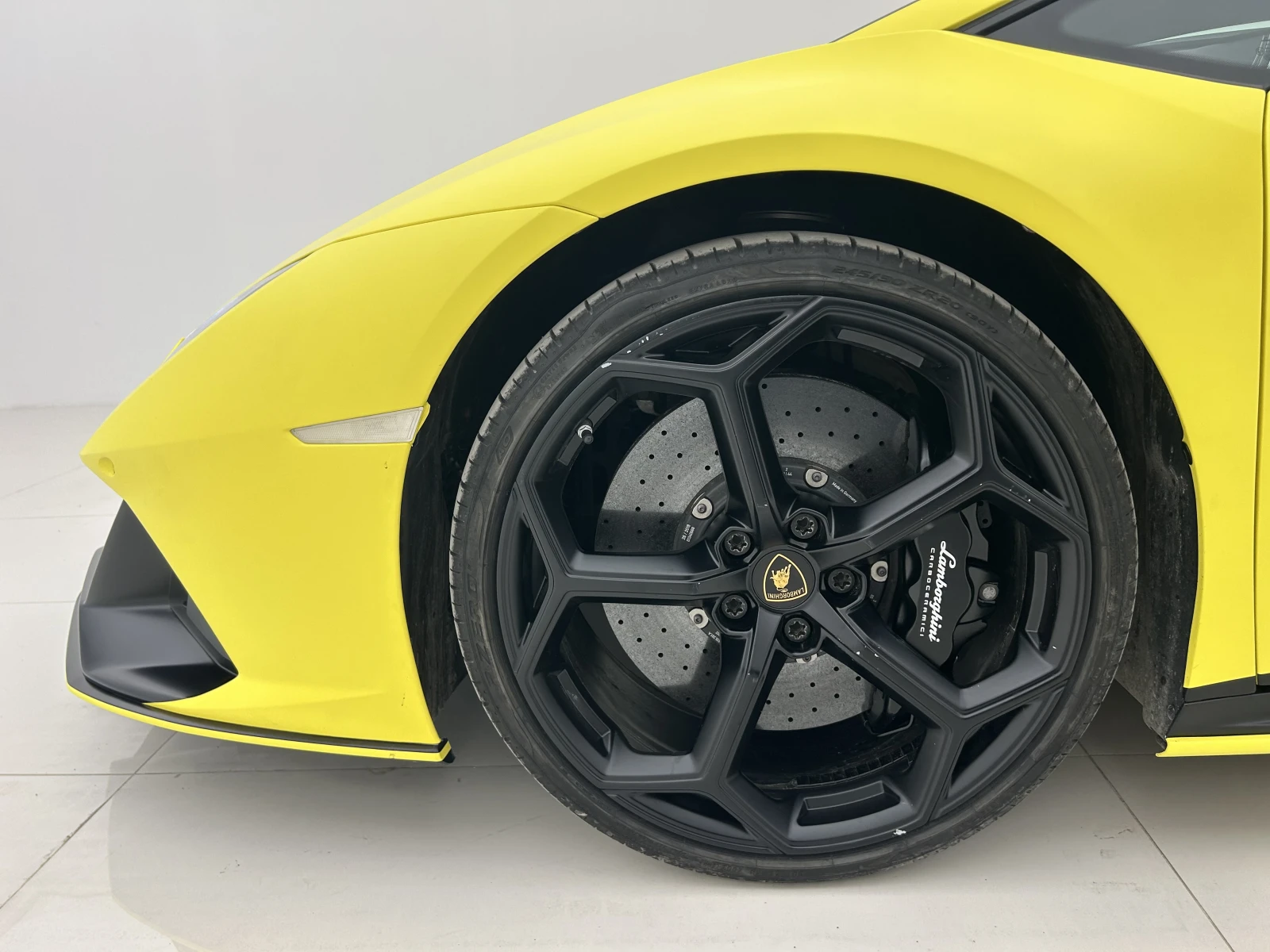 Lamborghini Huracan Evo | Mobile.bg — изображение 12