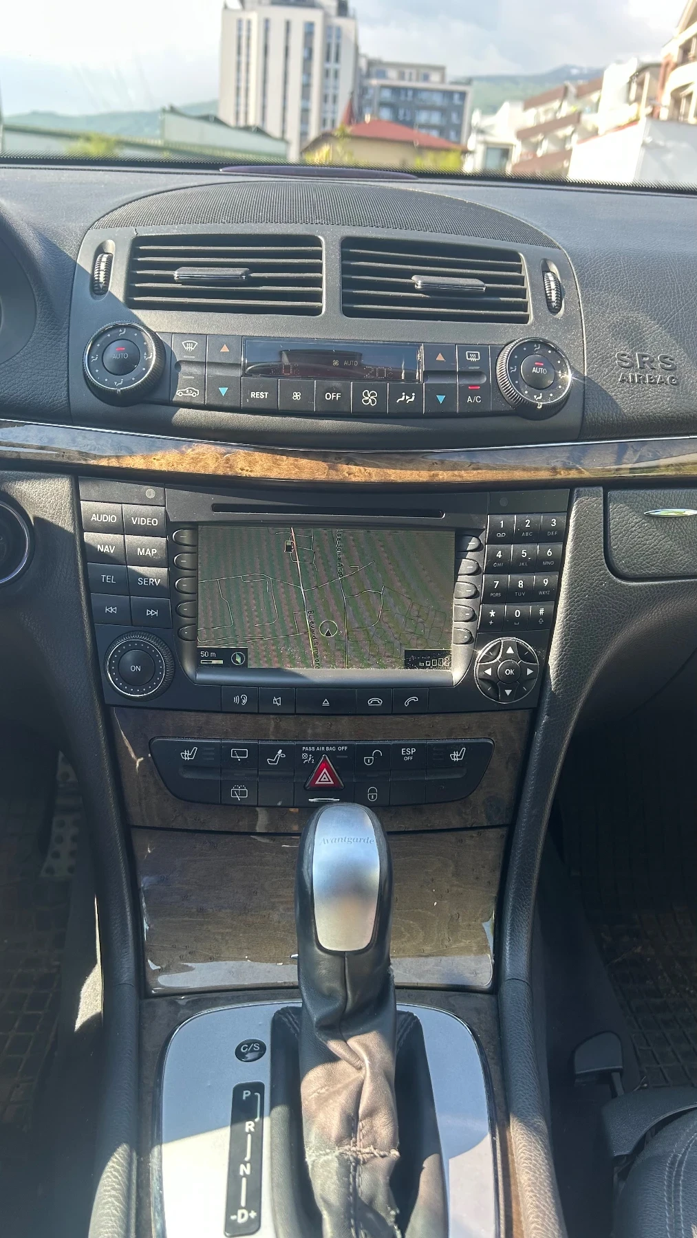 Mercedes-Benz E 320  - изображение 7