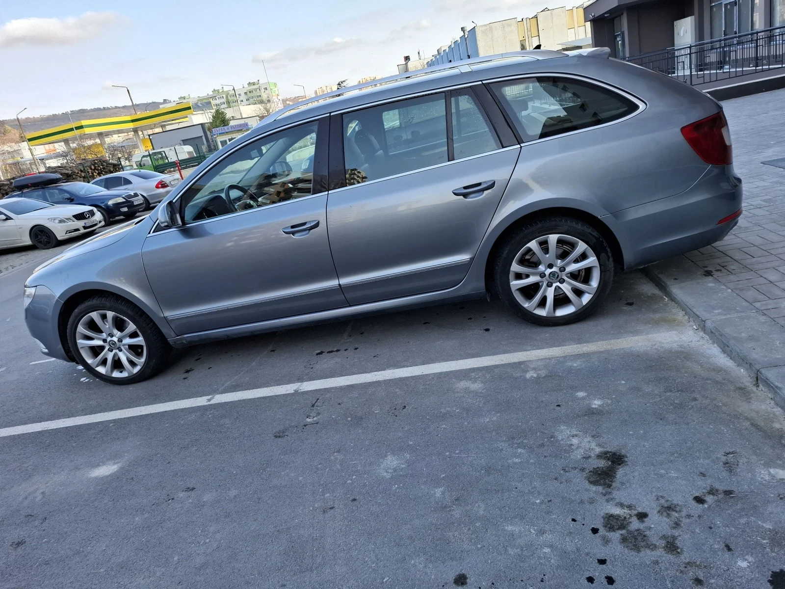 Skoda Superb 2.0TDi 4x4 - изображение 7