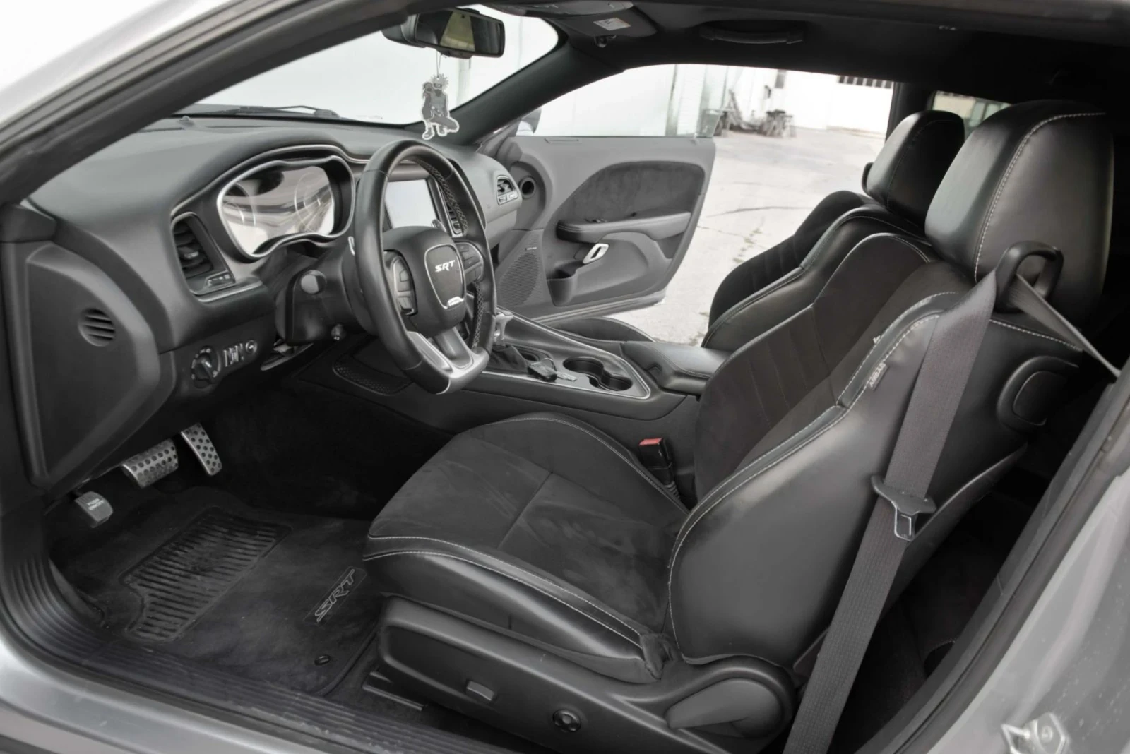 Dodge Challenger Srt 392 6.4 Hemi | Mobile.bg — изображение 9