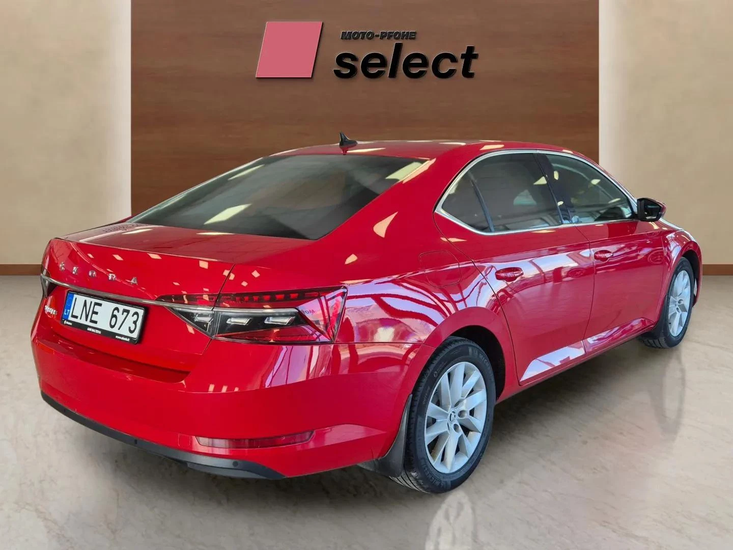 Skoda Superb 2.0 TDCi - изображение 5