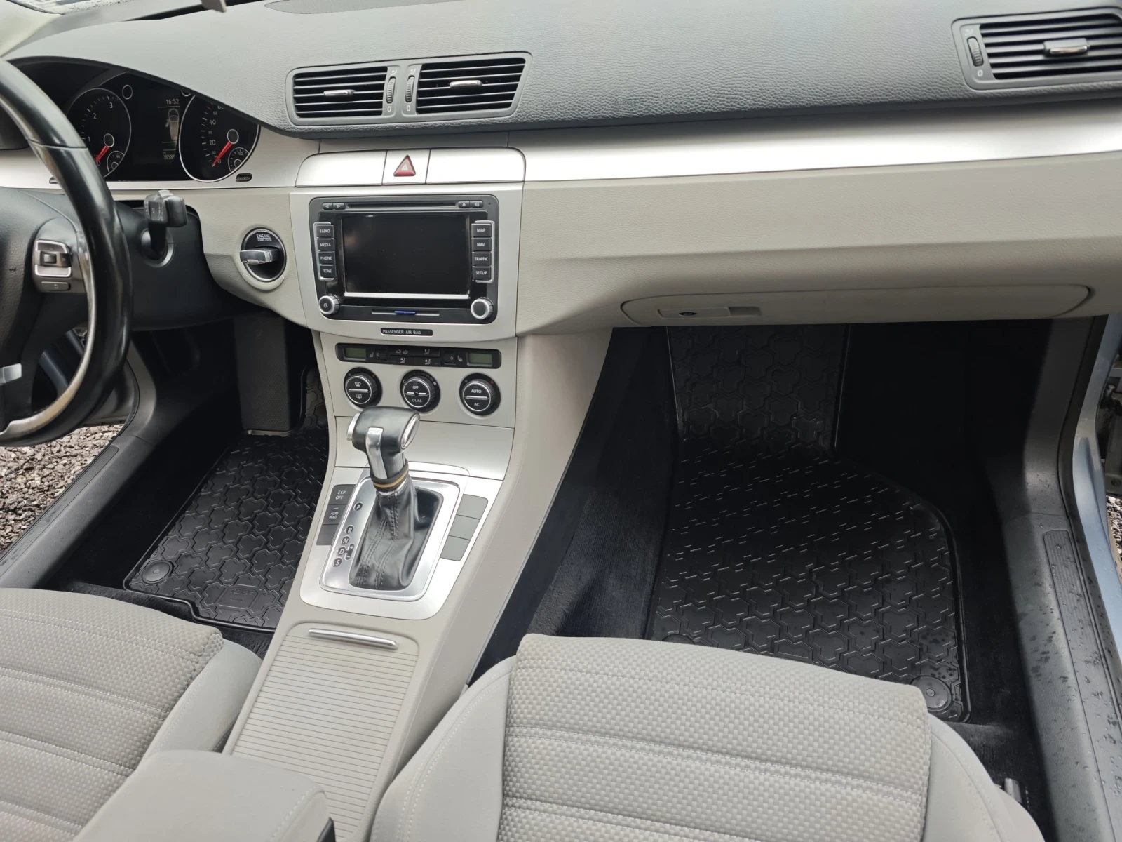 VW Passat 2.0TDI COMMON RAIL, снимка 12 - Автомобили и джипове - 54011839