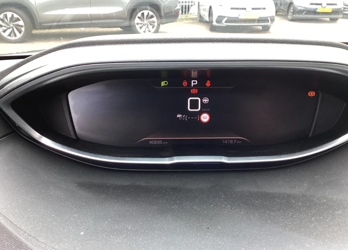 Peugeot 5008 1.2 PureTech Hybrid GT-Line PANORAMA, снимка 9 - Автомобили и джипове - 53865038