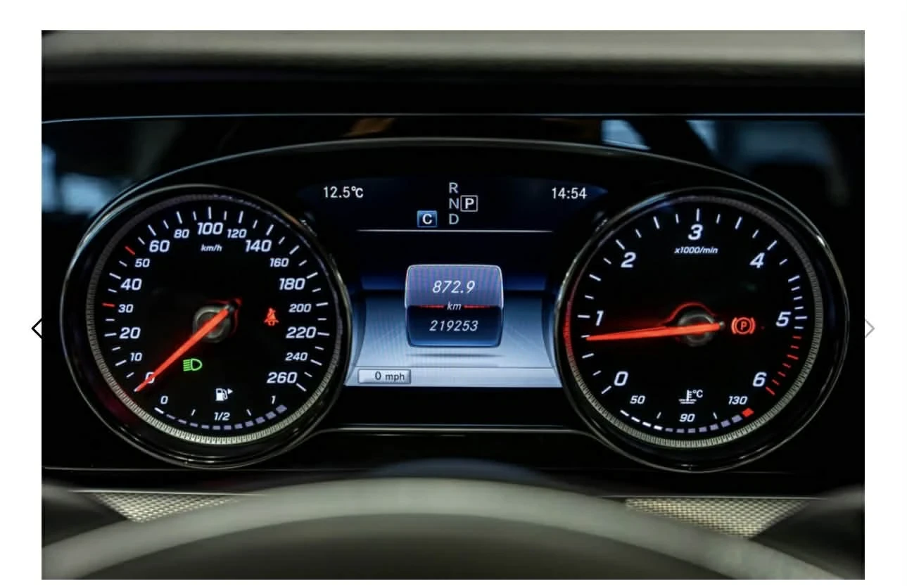 Mercedes-Benz E 220 Лек, снимка 8 - Автомобили и джипове - 53901675