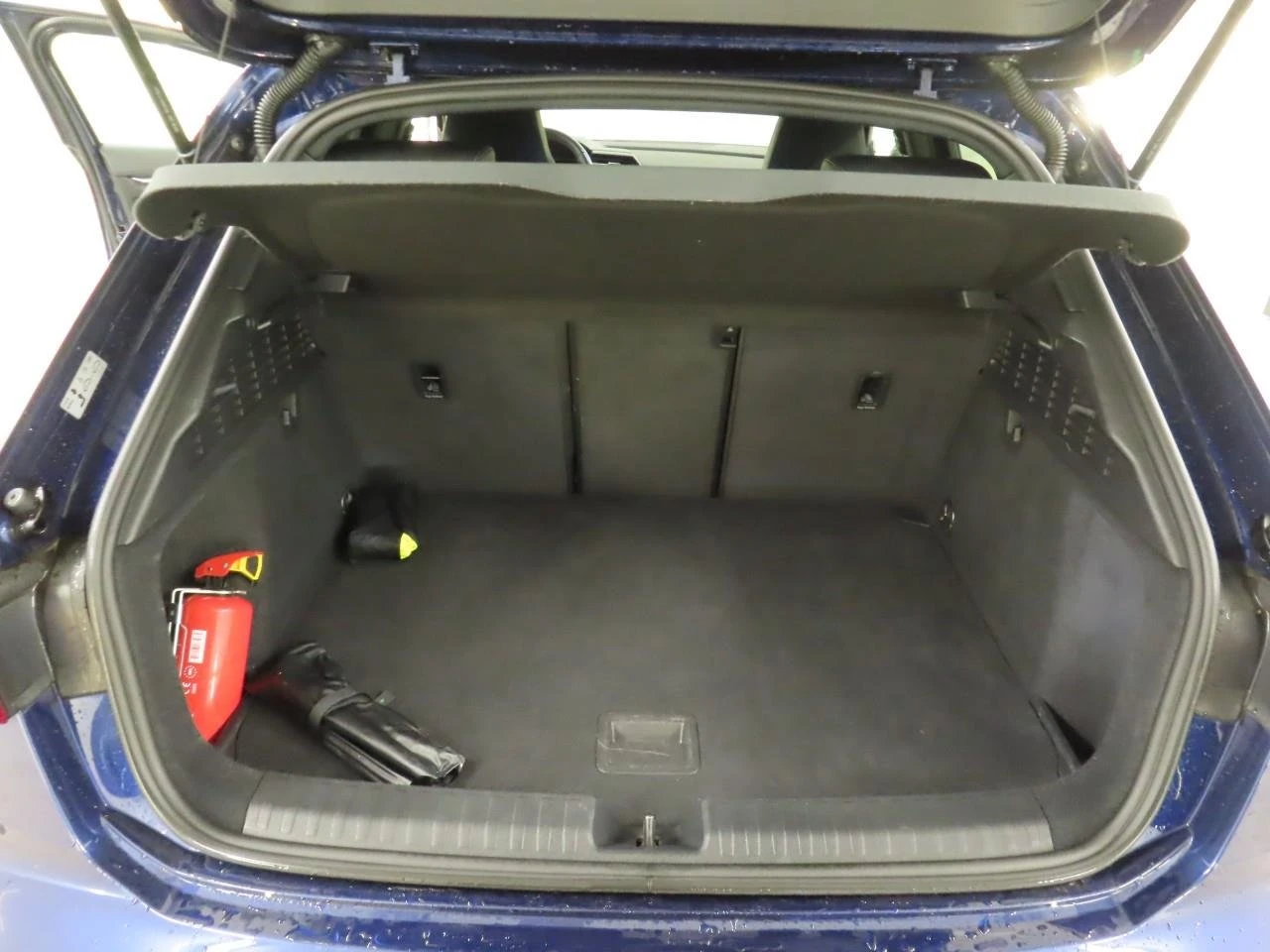 Audi A3 Sportback 35 TFSI S Edition , снимка 8 - Автомобили и джипове - 53959605