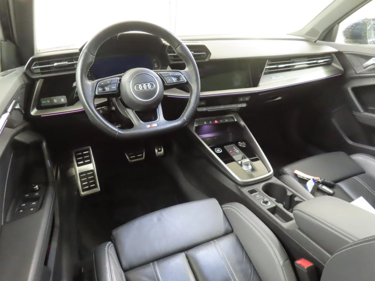 Audi A3 Sportback 35 TFSI S Edition , снимка 4 - Автомобили и джипове - 53959605