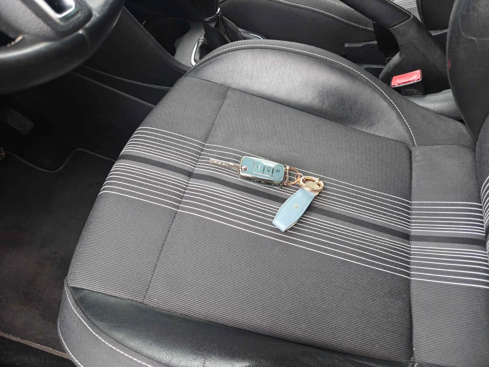 VW Polo Volkswagen Polo 6R, снимка 11 - Автомобили и джипове - 54229887