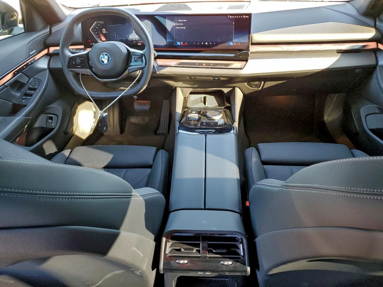 BMW i5 eDrive40 Sedan, снимка 8 - Автомобили и джипове - 54237260