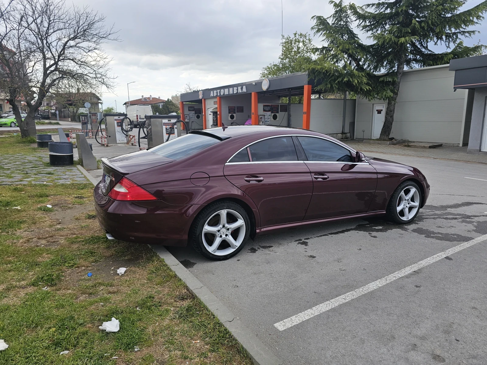 Mercedes-Benz 320