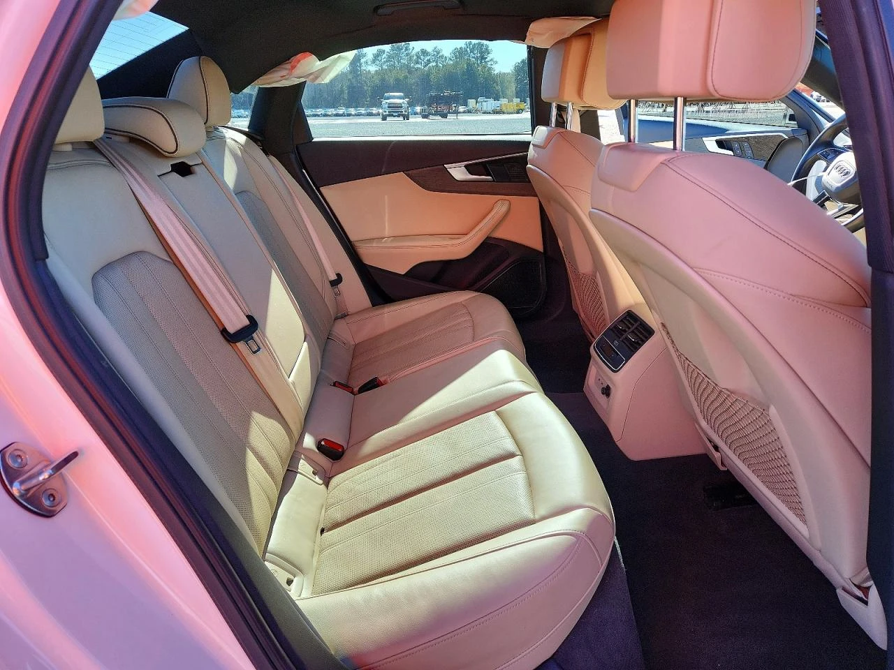 Audi A4 2.0l Premium Plus 45, снимка 10 - Автомобили и джипове - 54417368