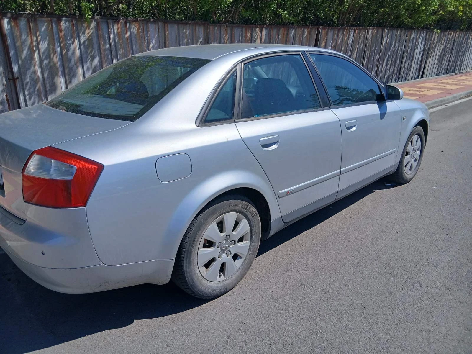 Audi A4 Б6 2.0 Бензин - Газ, снимка 3 - Автомобили и джипове - 54445051