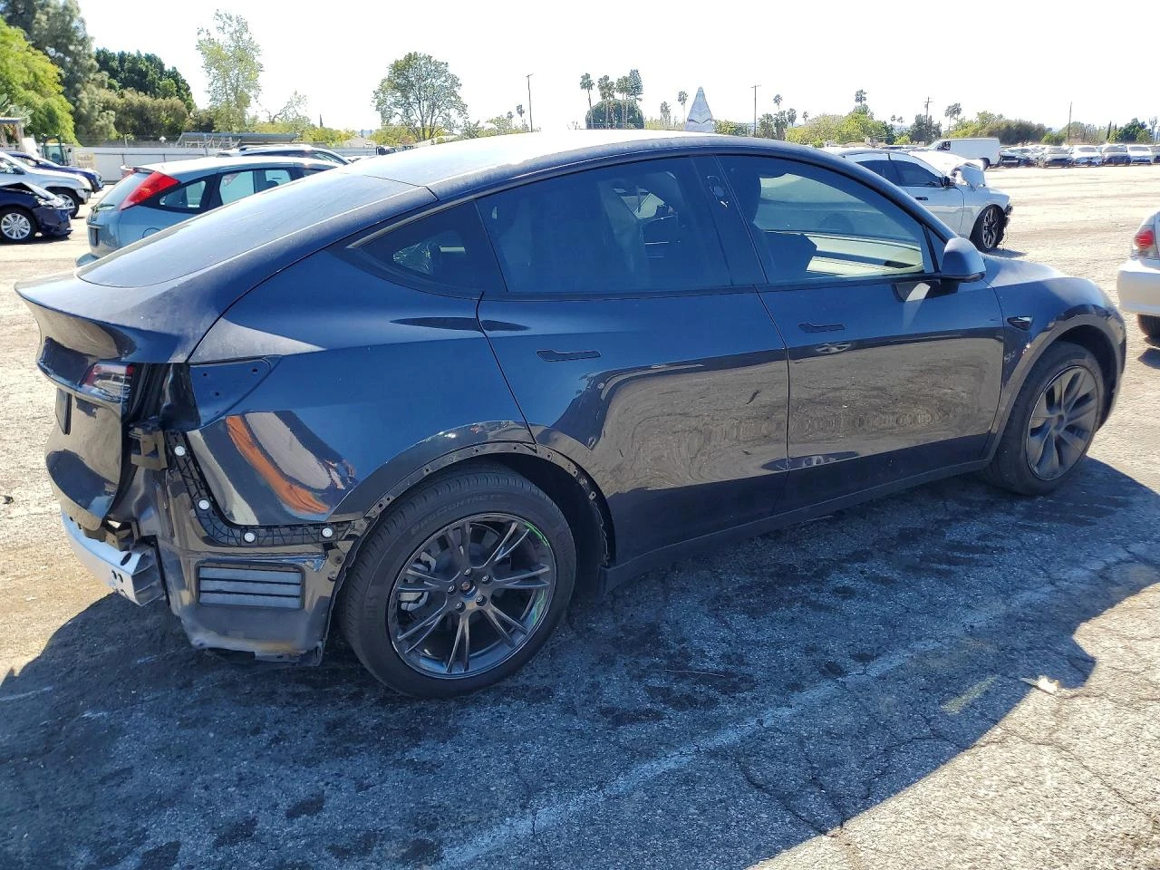 Tesla Model Y, снимка 3 - Автомобили и джипове - 54664177