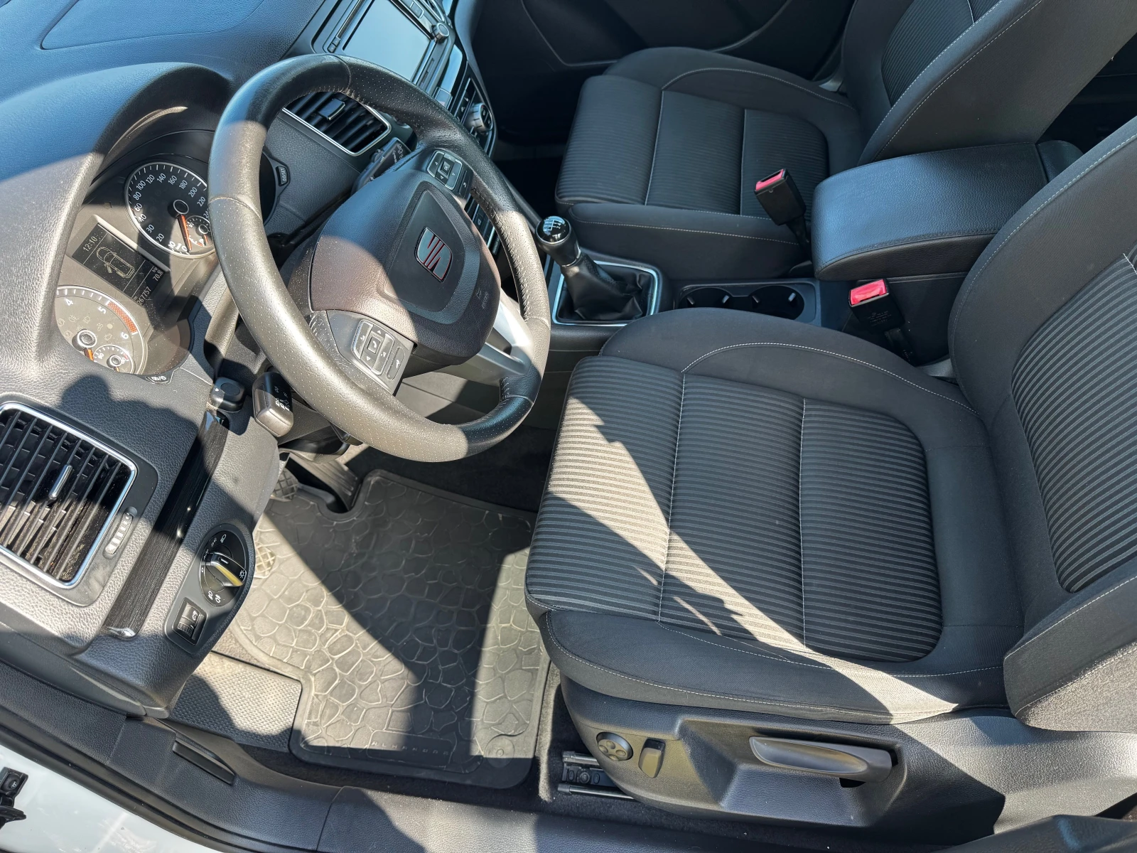 Seat Alhambra 2.0TDI-140* KLIMA* XENON* NOV VNOS* , снимка 9 - Автомобили и джипове - 54798799