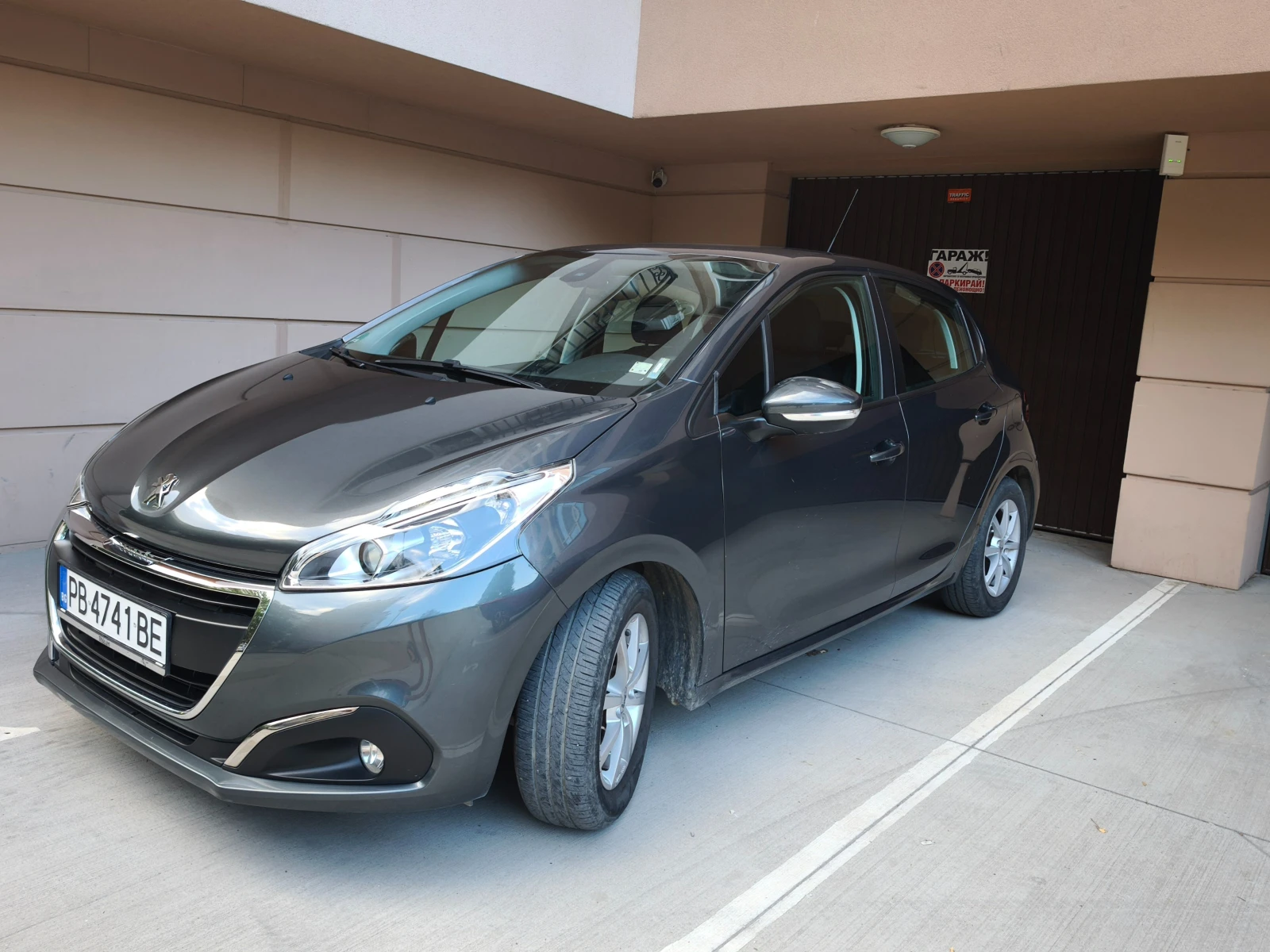 Peugeot 208 Pure Tech, снимка 13 - Автомобили и джипове - 55015982