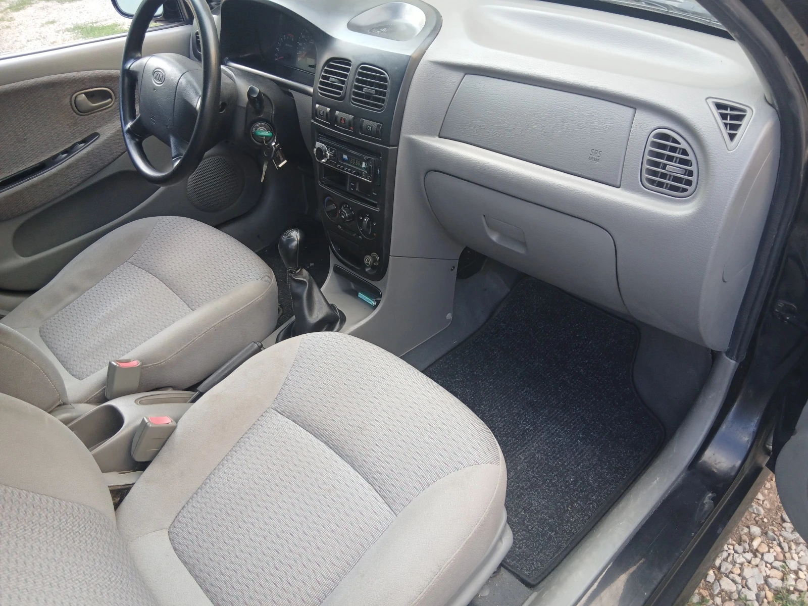 Kia Rio 1.3 клима, снимка 5 - Автомобили и джипове - 55225254