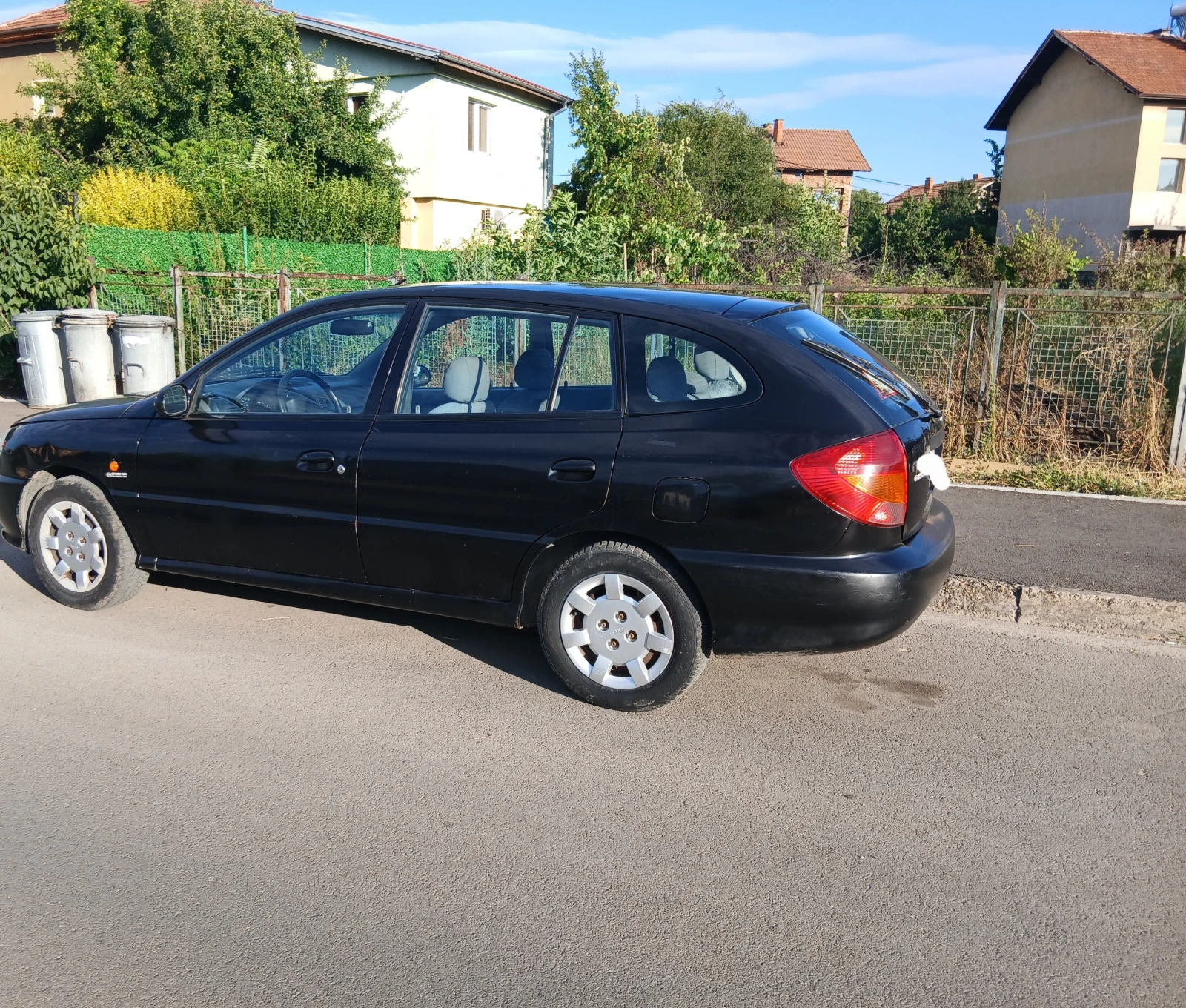 Kia Rio 1.3 клима, снимка 4 - Автомобили и джипове - 55225254