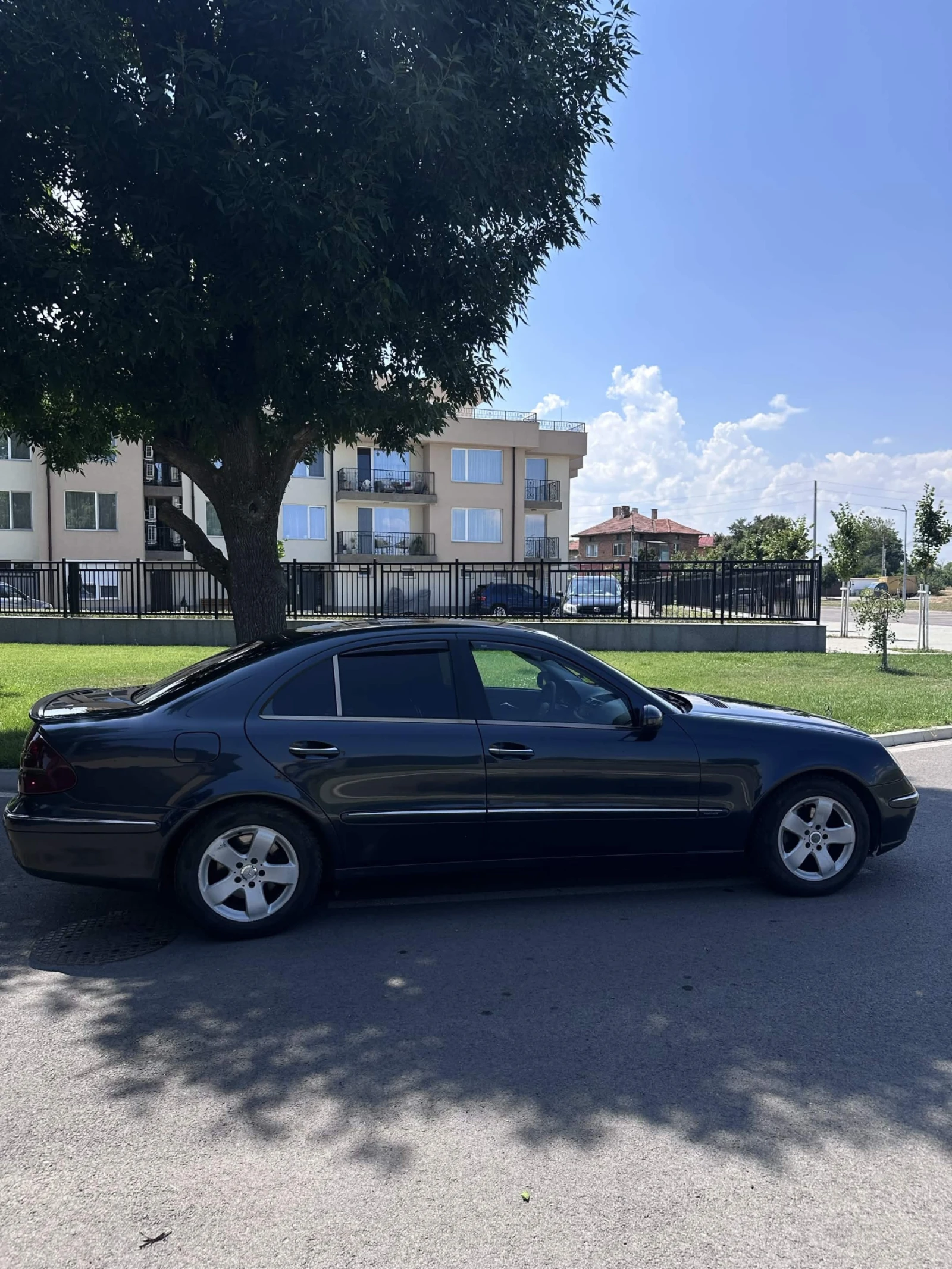 Mercedes-Benz E 270 2.7cdi, снимка 7 - Автомобили и джипове - 55340091