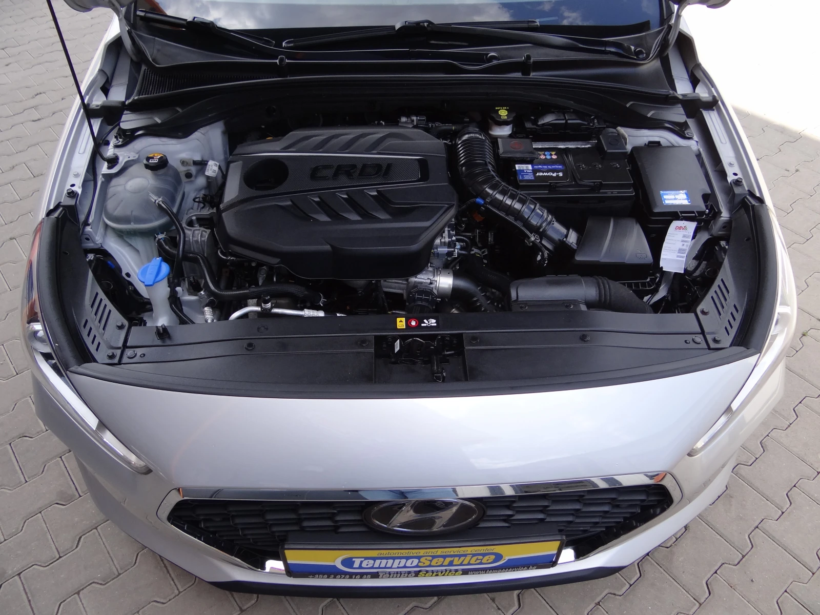Hyundai I30 1.6crdi-135k.c./Auto/Navi/Koja/Distronic/Led/Evro6, снимка 16 - Автомобили и джипове - 55665708