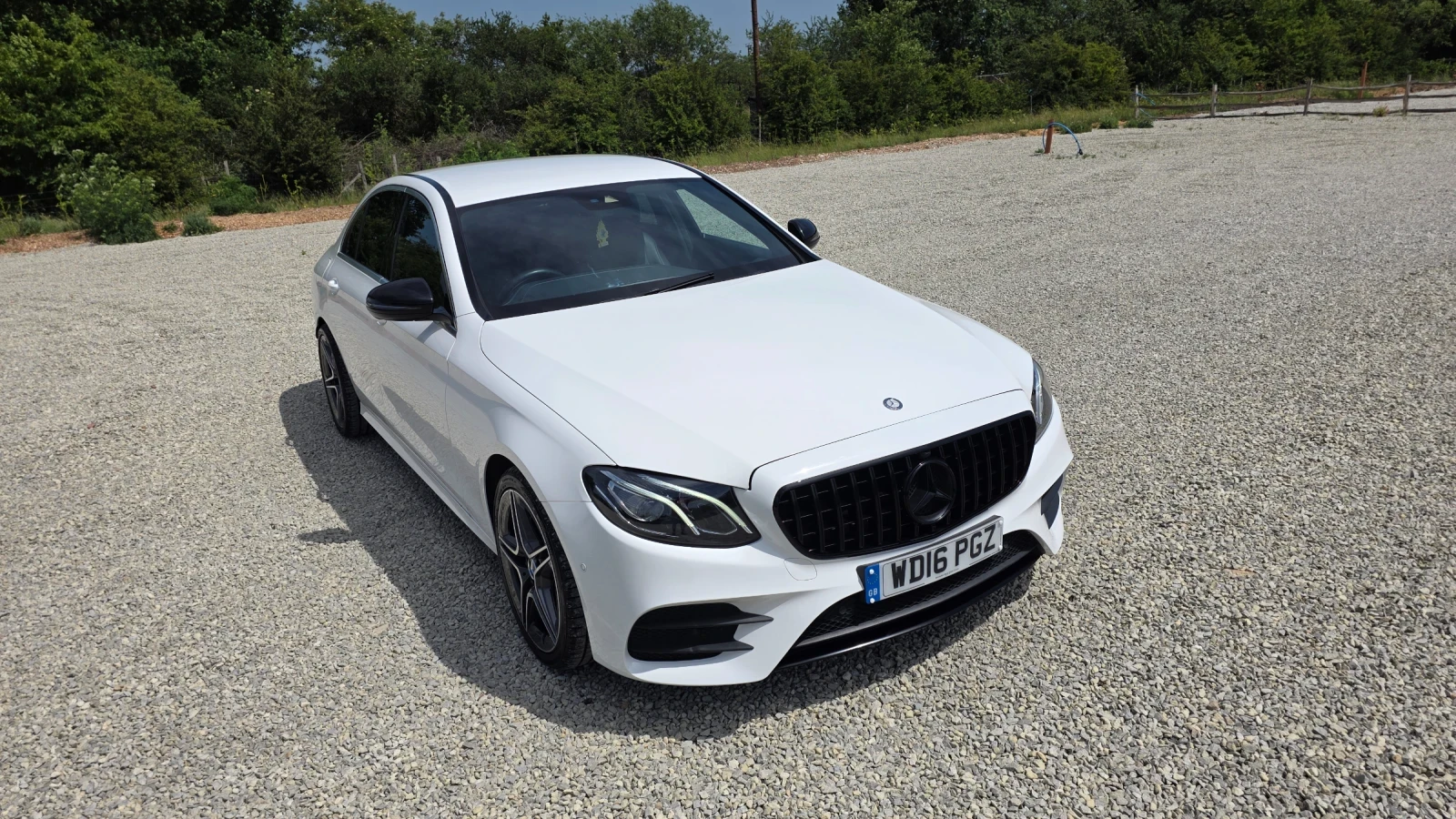 Mercedes-Benz E 220 AMG