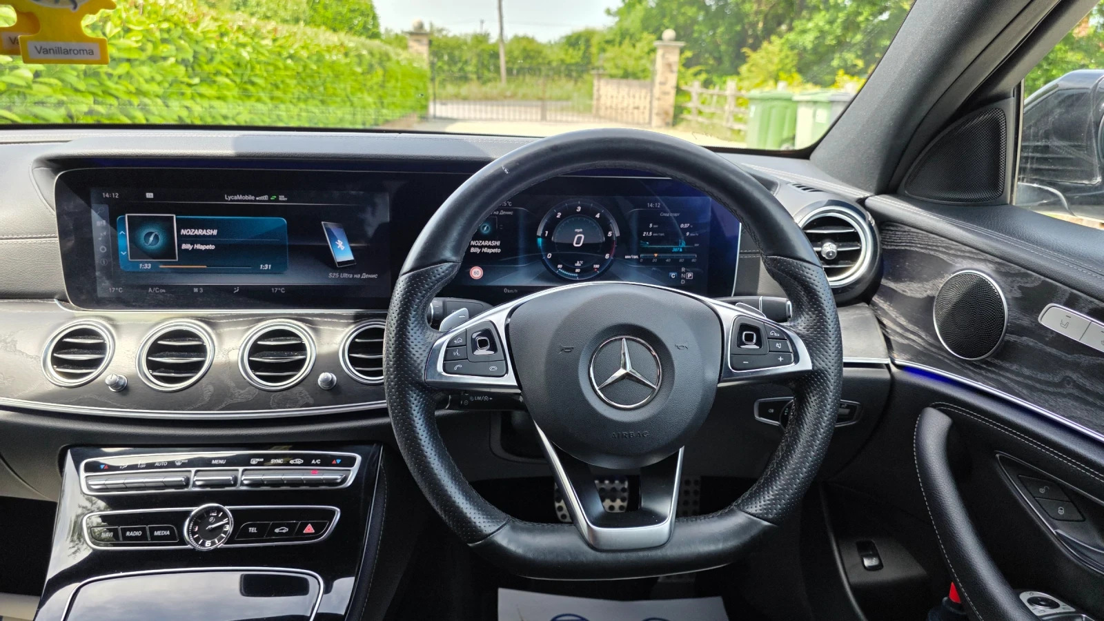 Mercedes-Benz E 220 AMG, снимка 12 - Автомобили и джипове - 56259777