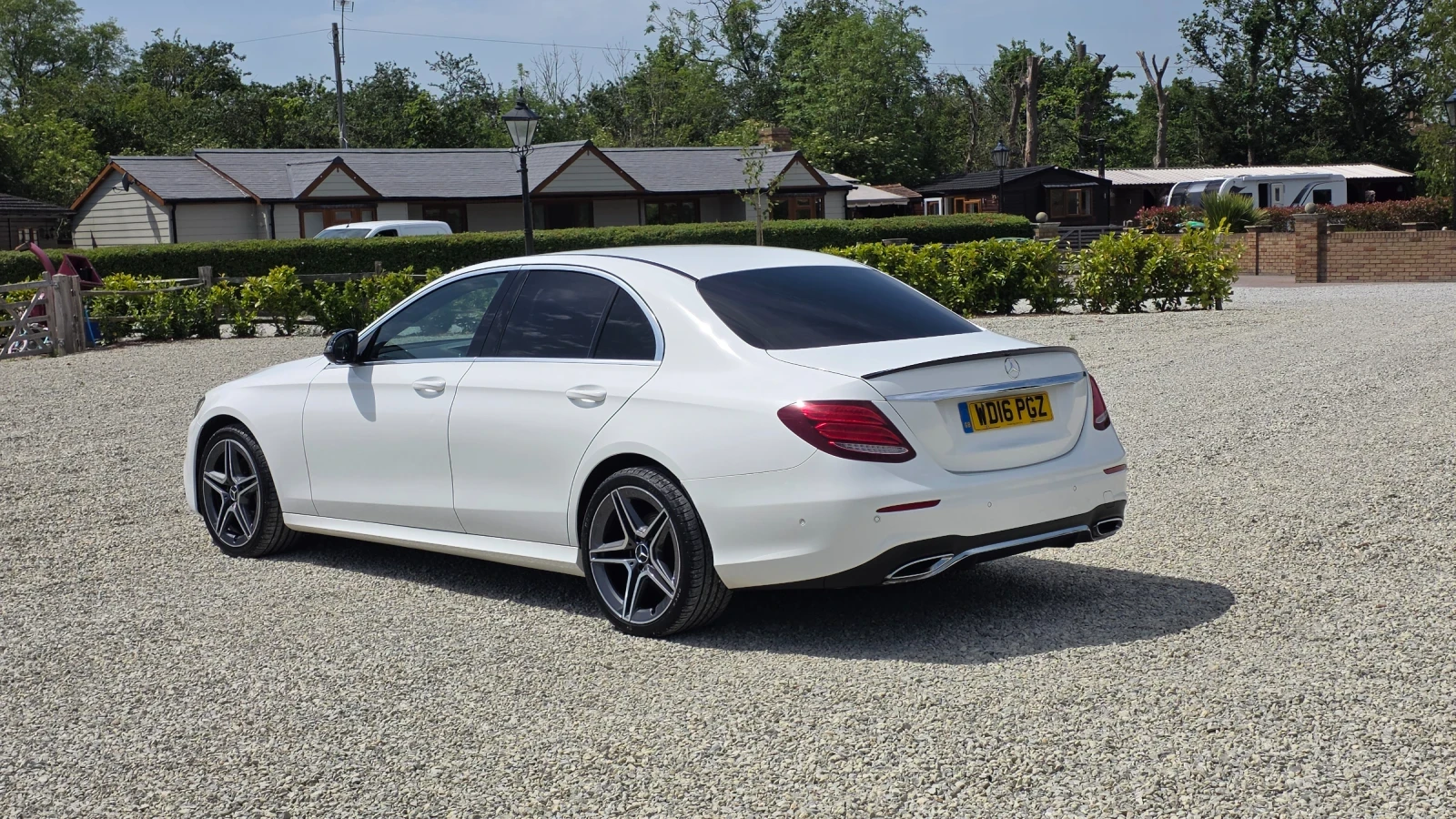 Mercedes-Benz E 220 AMG, снимка 8 - Автомобили и джипове - 56259777