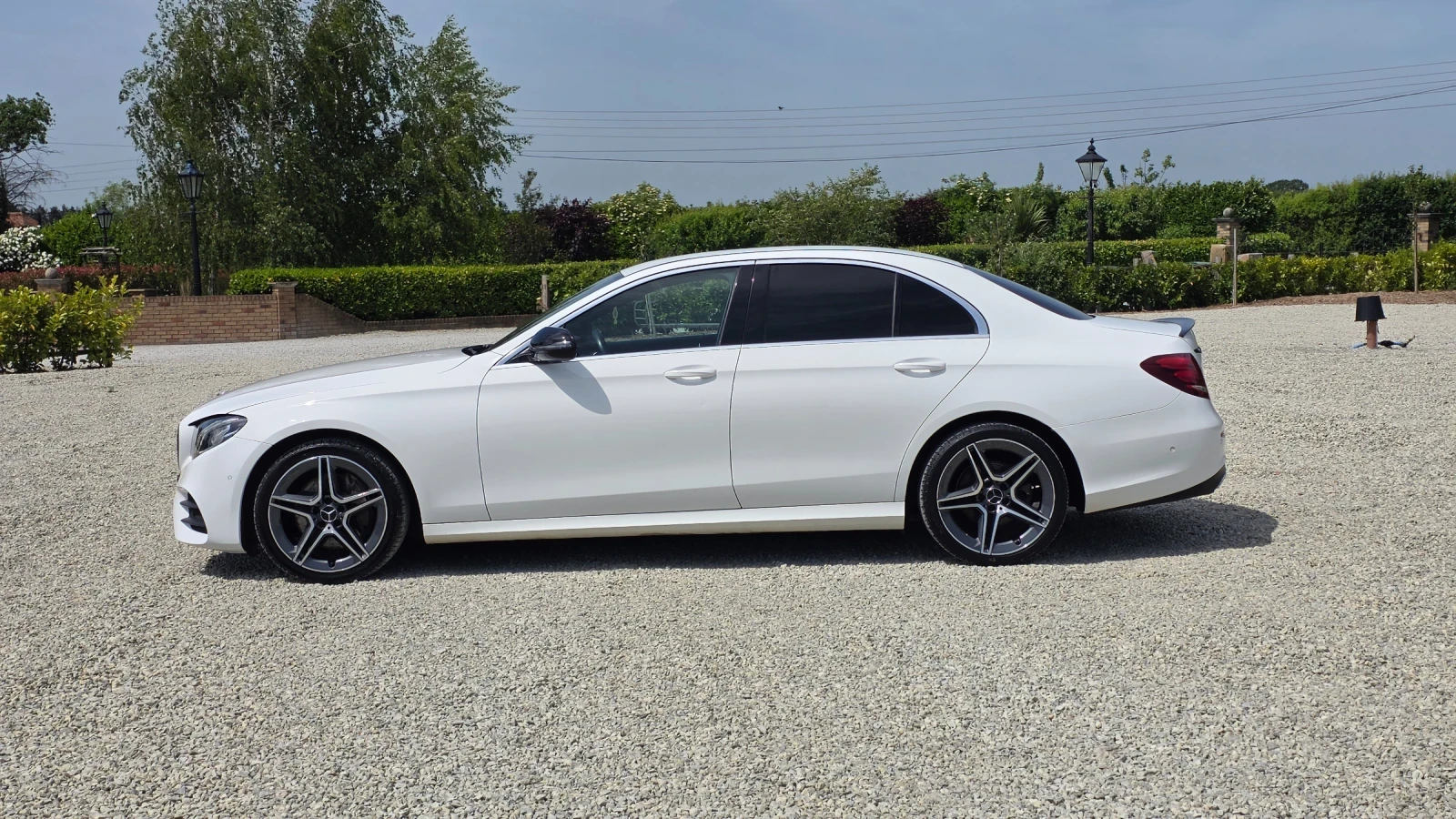 Mercedes-Benz E 220 AMG, снимка 3 - Автомобили и джипове - 56259777