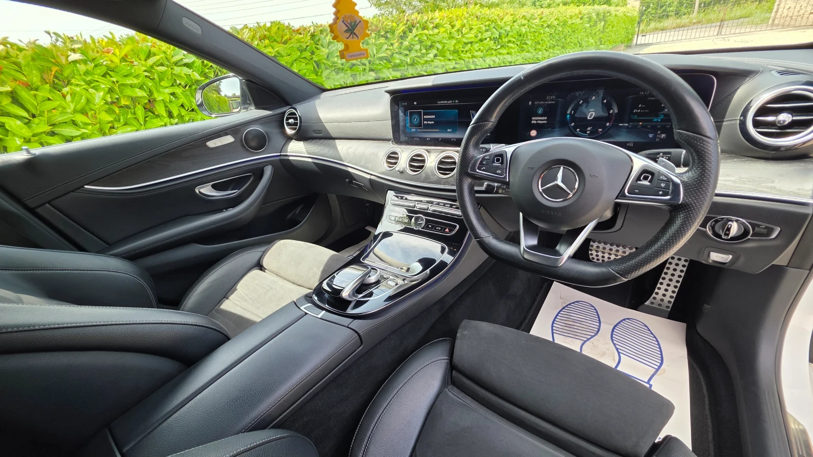 Mercedes-Benz E 220 AMG, снимка 11 - Автомобили и джипове - 56259777