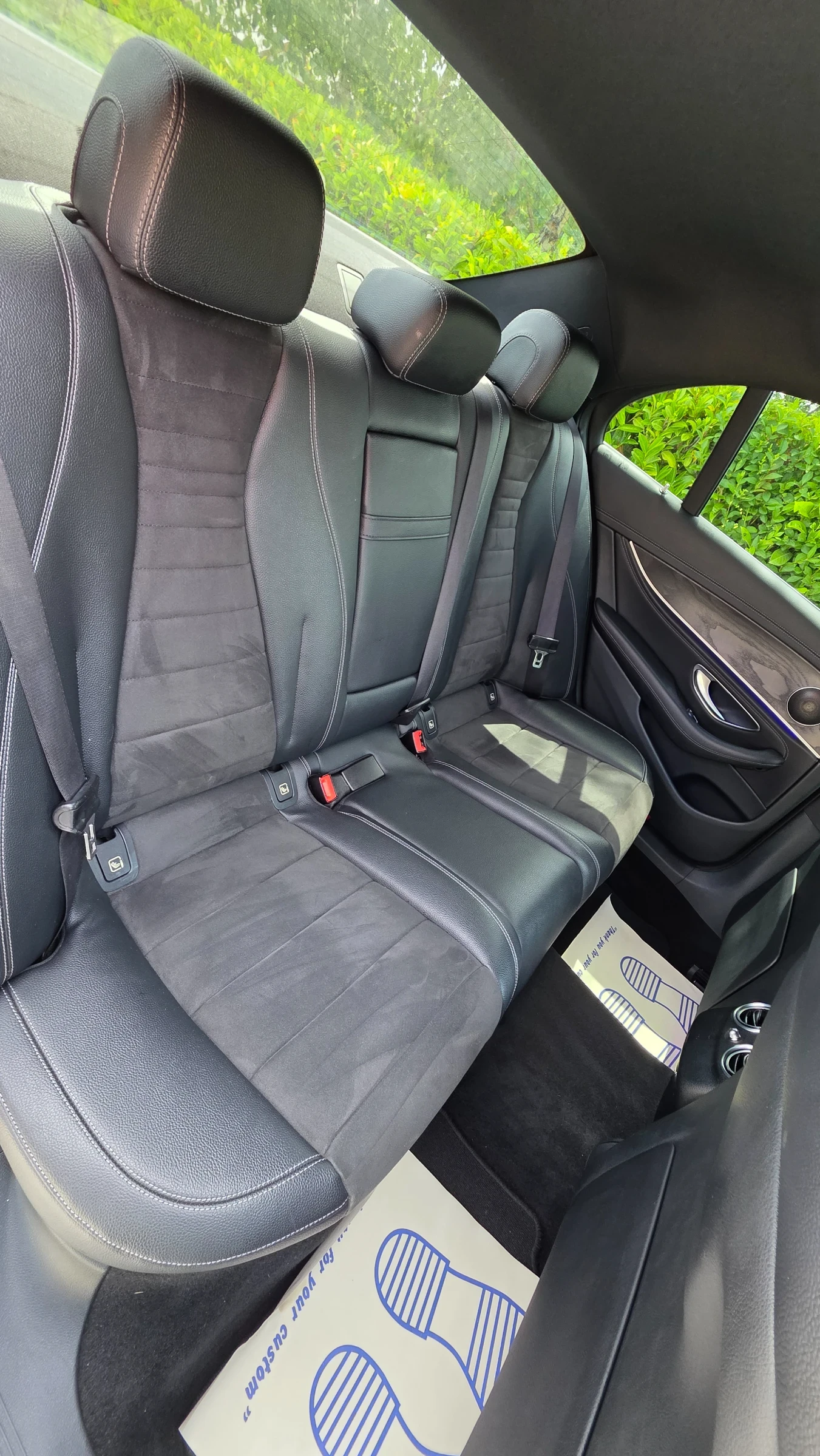 Mercedes-Benz E 220 AMG, снимка 13 - Автомобили и джипове - 56259777