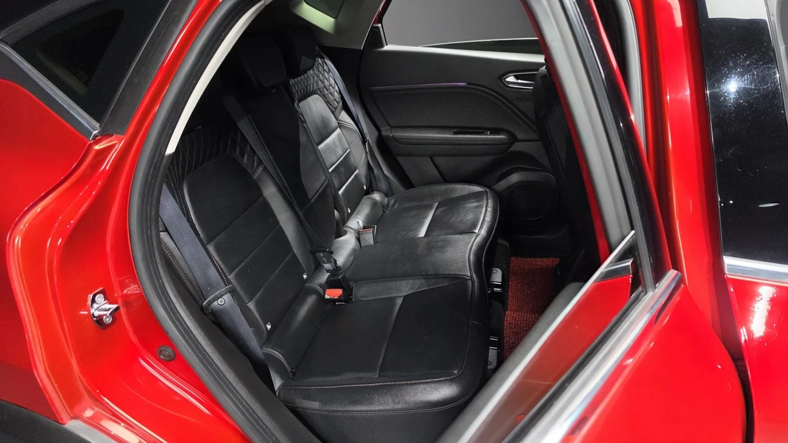 Renault Captur, снимка 11 - Автомобили и джипове - 56689638