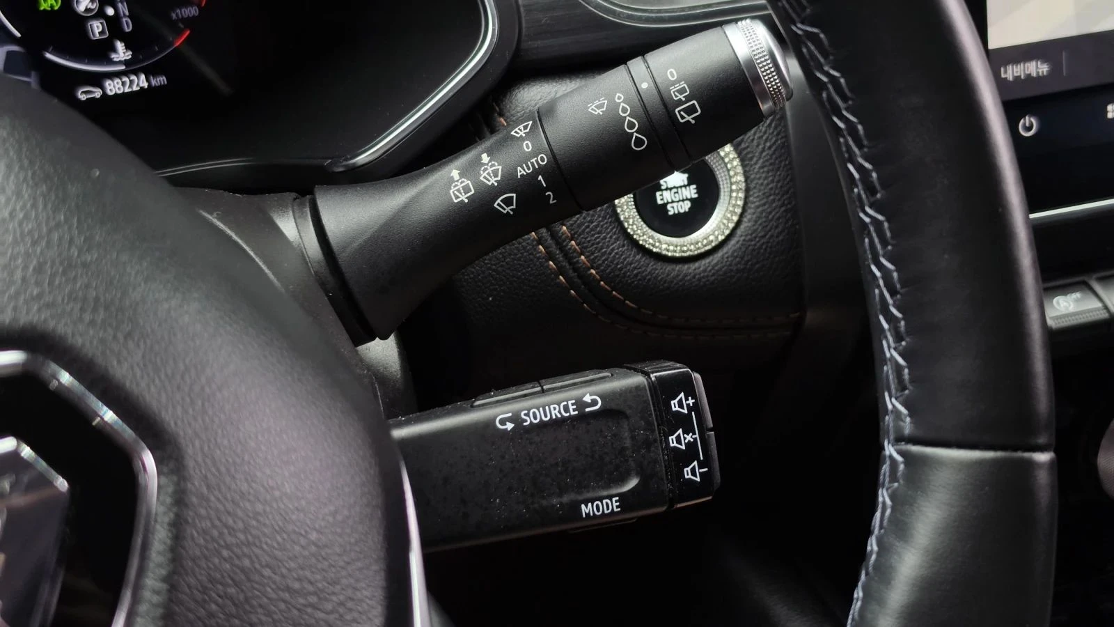 Renault Captur, снимка 14 - Автомобили и джипове - 56689638