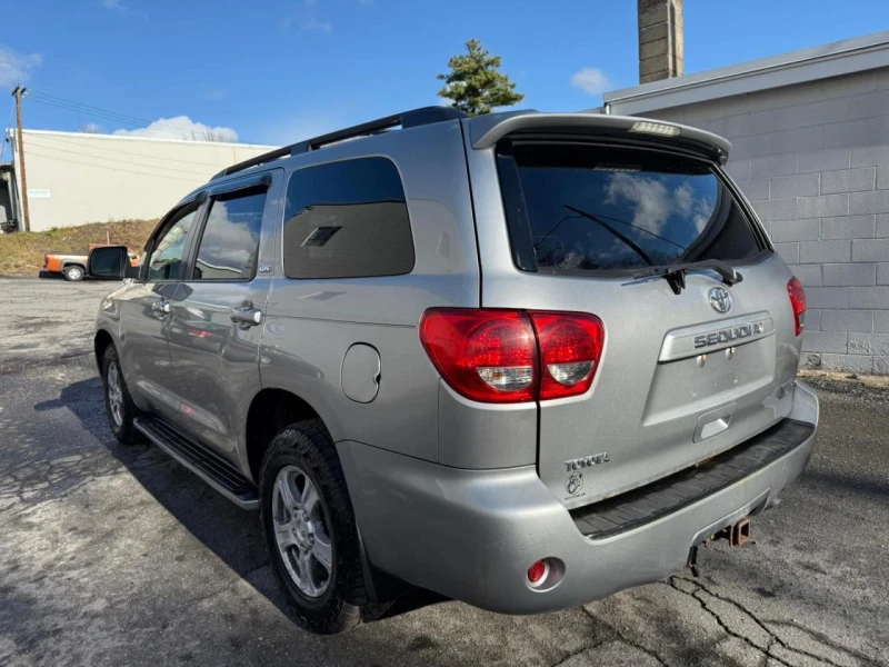 Toyota Sequoia SR5 5.7 V8* 4X4* Перфектна на газ* , снимка 4 - Автомобили и джипове - 48679843