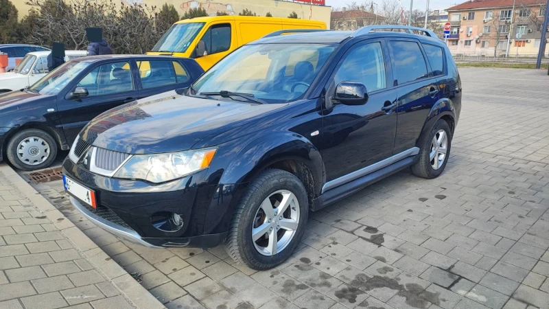 Mitsubishi Outlander 2.4 ГАЗ, 4x4, 7 места, снимка 2 - Автомобили и джипове - 49058516