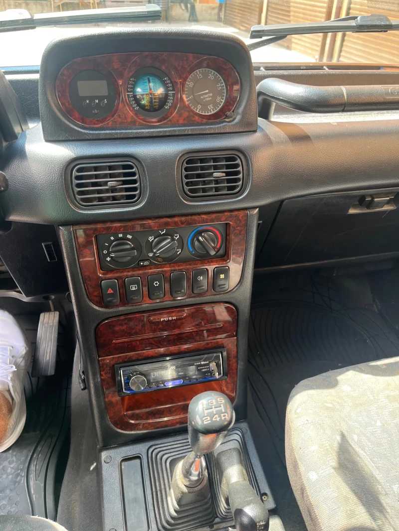 Hyundai Galloper, снимка 5 - Автомобили и джипове - 52643738