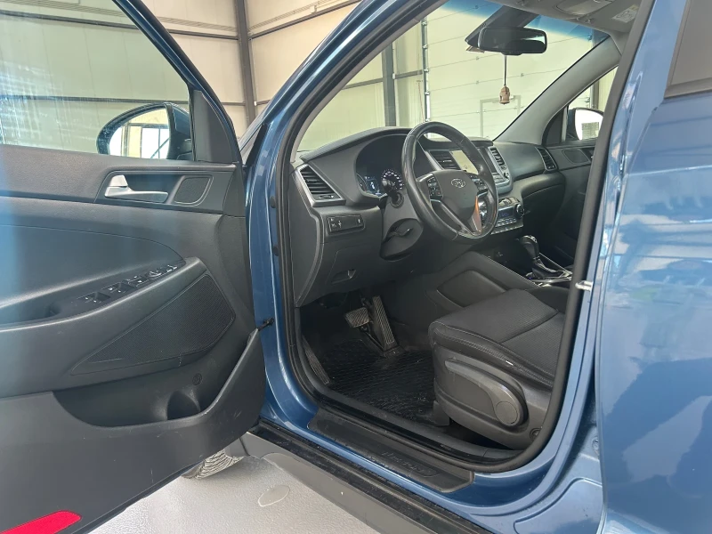Hyundai Tucson, снимка 10 - Автомобили и джипове - 53126138
