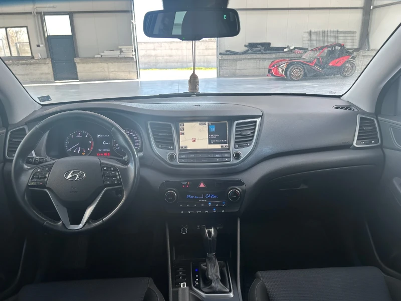 Hyundai Tucson, снимка 11 - Автомобили и джипове - 53126138