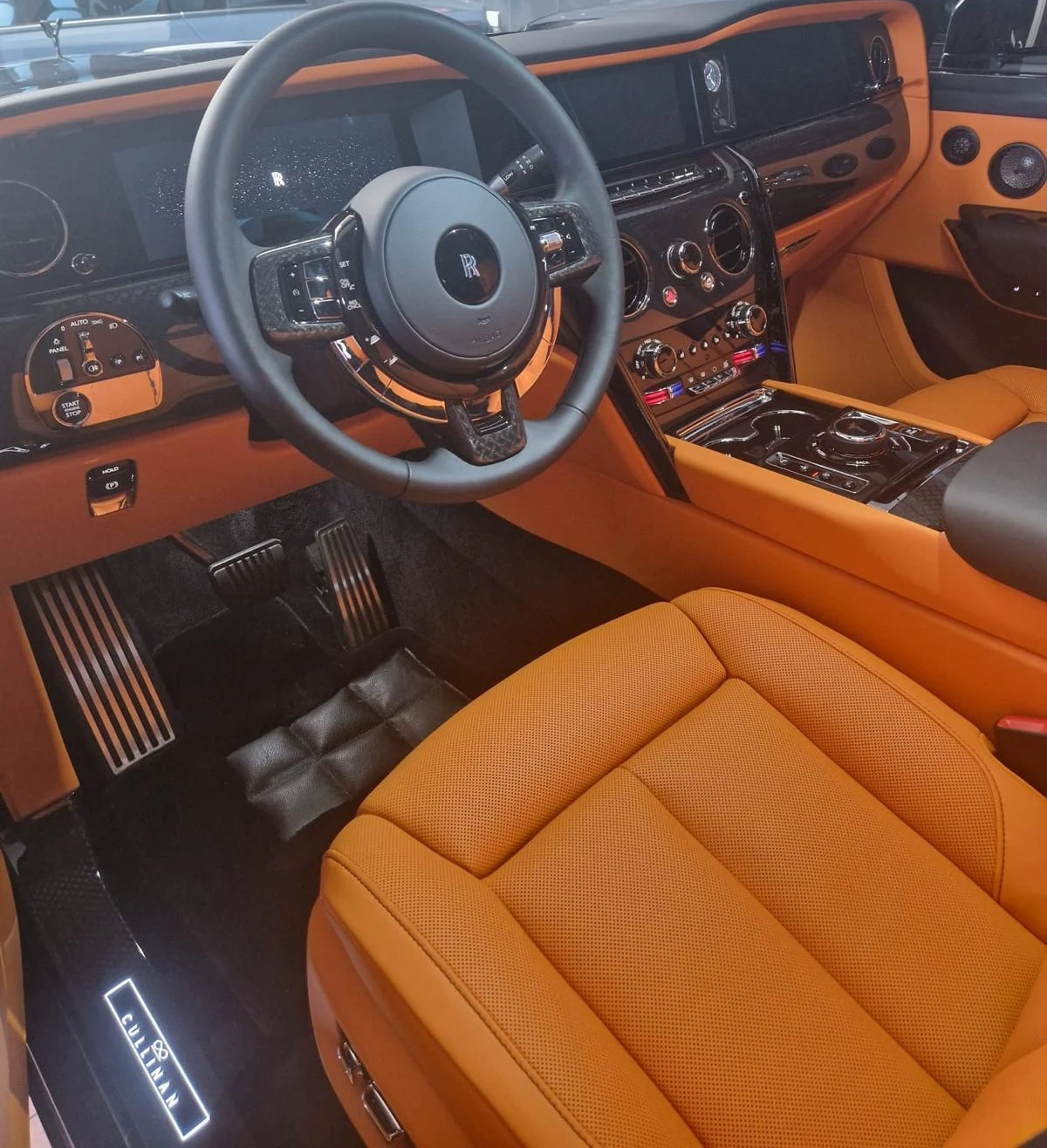 Rolls-Royce Cullinan Black Badge - изображение 3