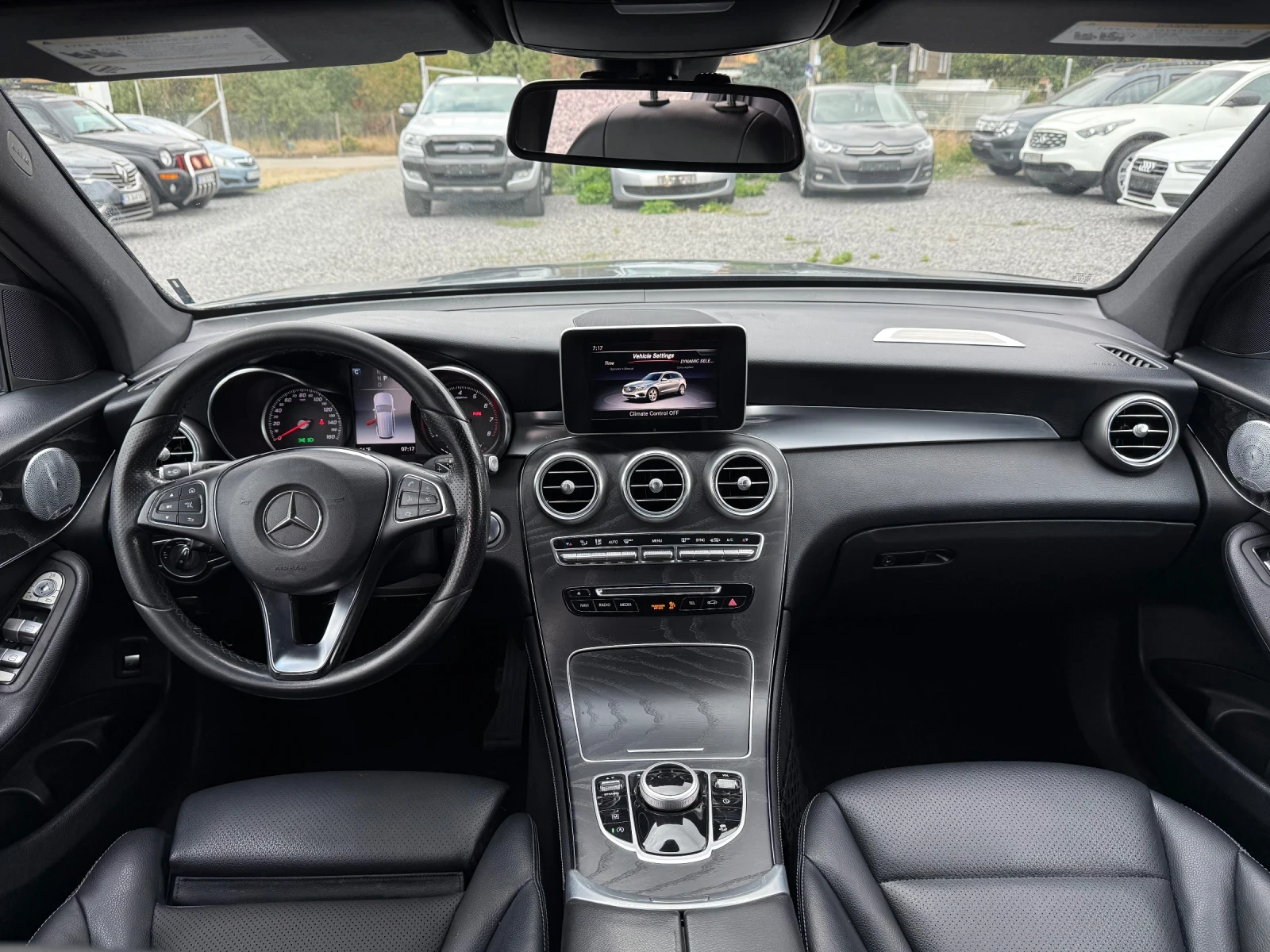 Mercedes-Benz GLC 300 (245 кс) 4MATIC 9G-TRONIC Burmester 09.2018г. EU 6 - изображение 10