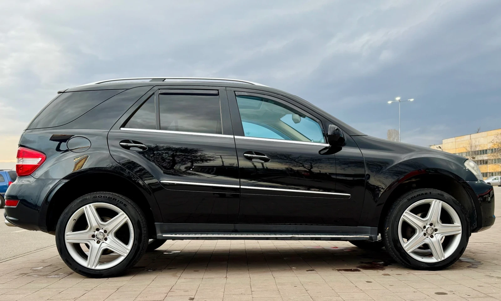 Mercedes-Benz ML 350  - изображение 2