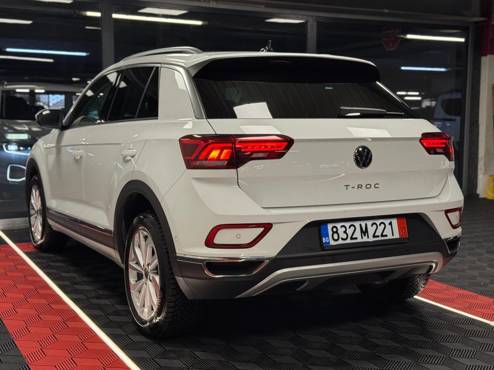 VW T-Roc 2025г 1.5TSI DSG STYLE, снимка 6 - Автомобили и джипове - 53958202