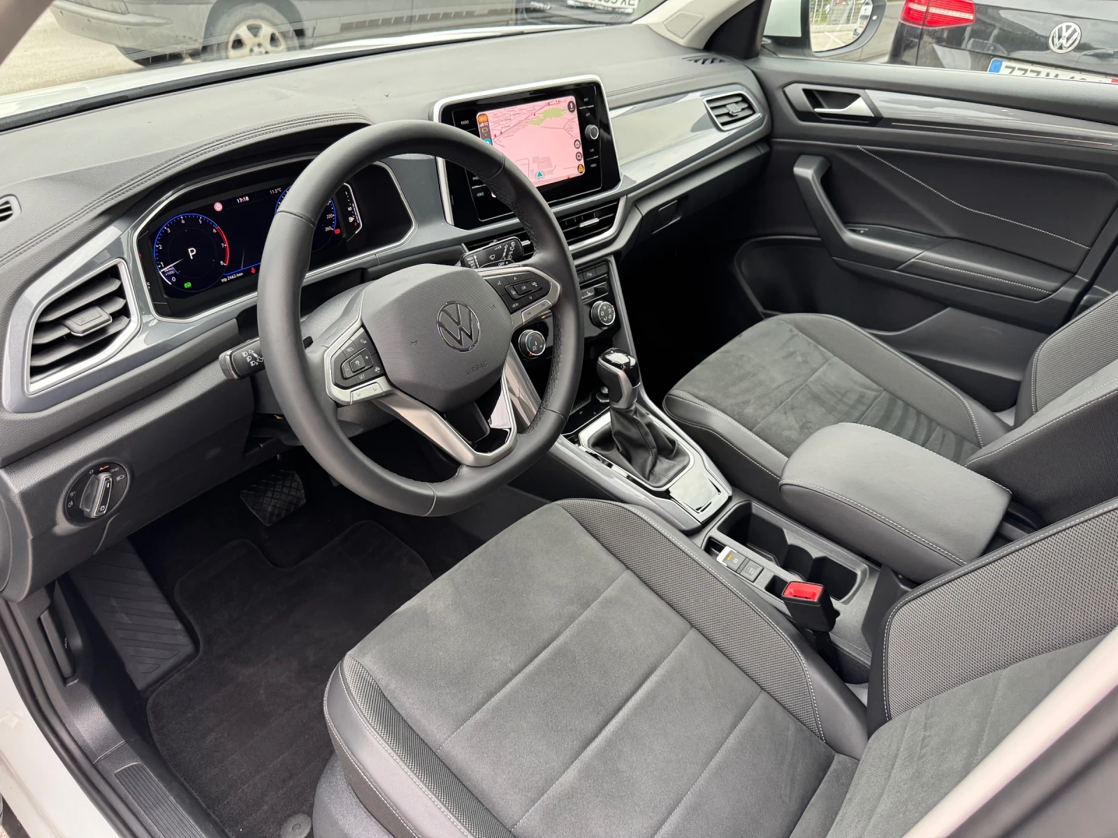 VW T-Roc 2025г 1.5TSI DSG STYLE, снимка 7 - Автомобили и джипове - 53958202