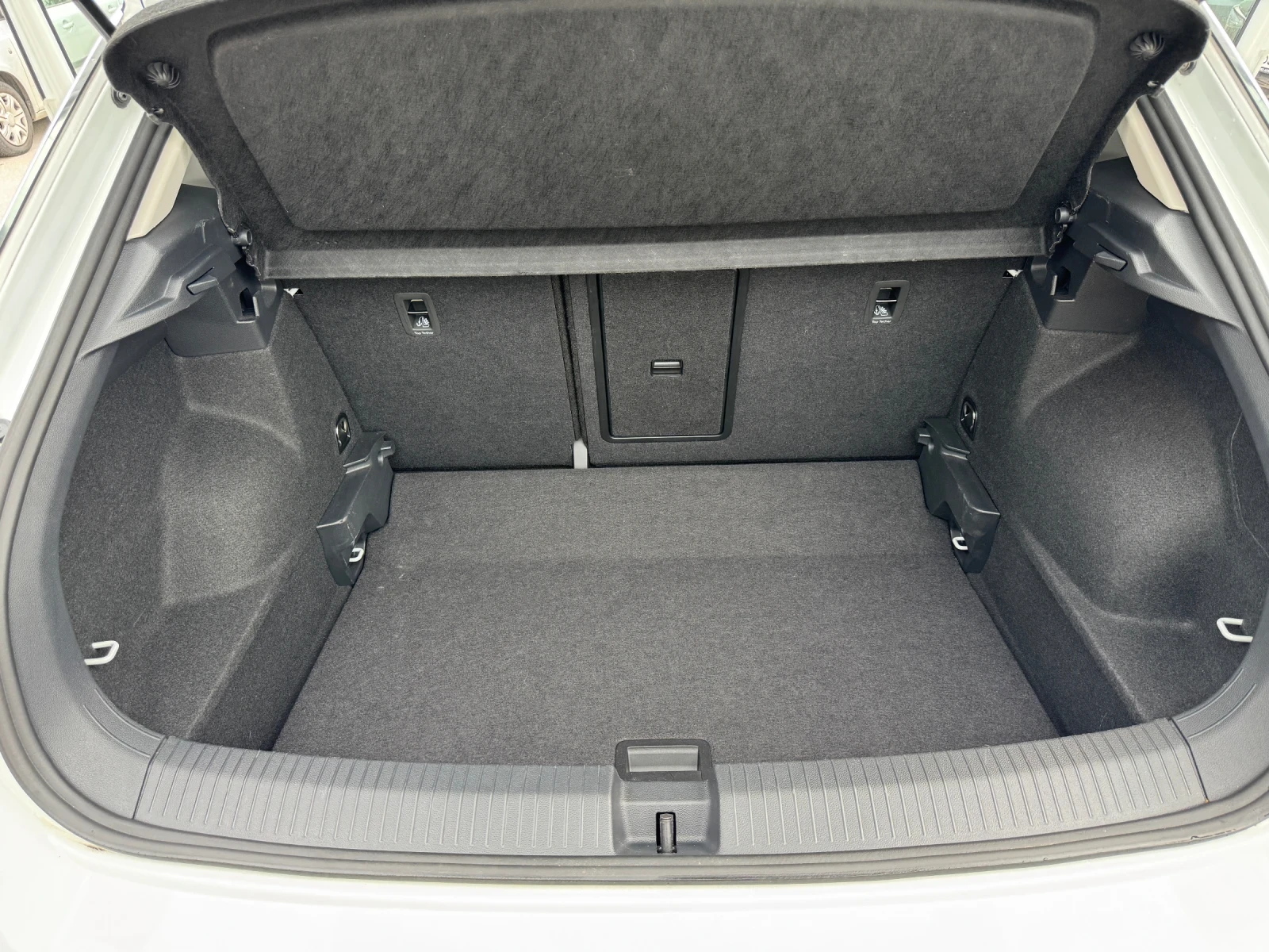 VW T-Roc 2025г 1.5TSI DSG STYLE, снимка 11 - Автомобили и джипове - 53958202