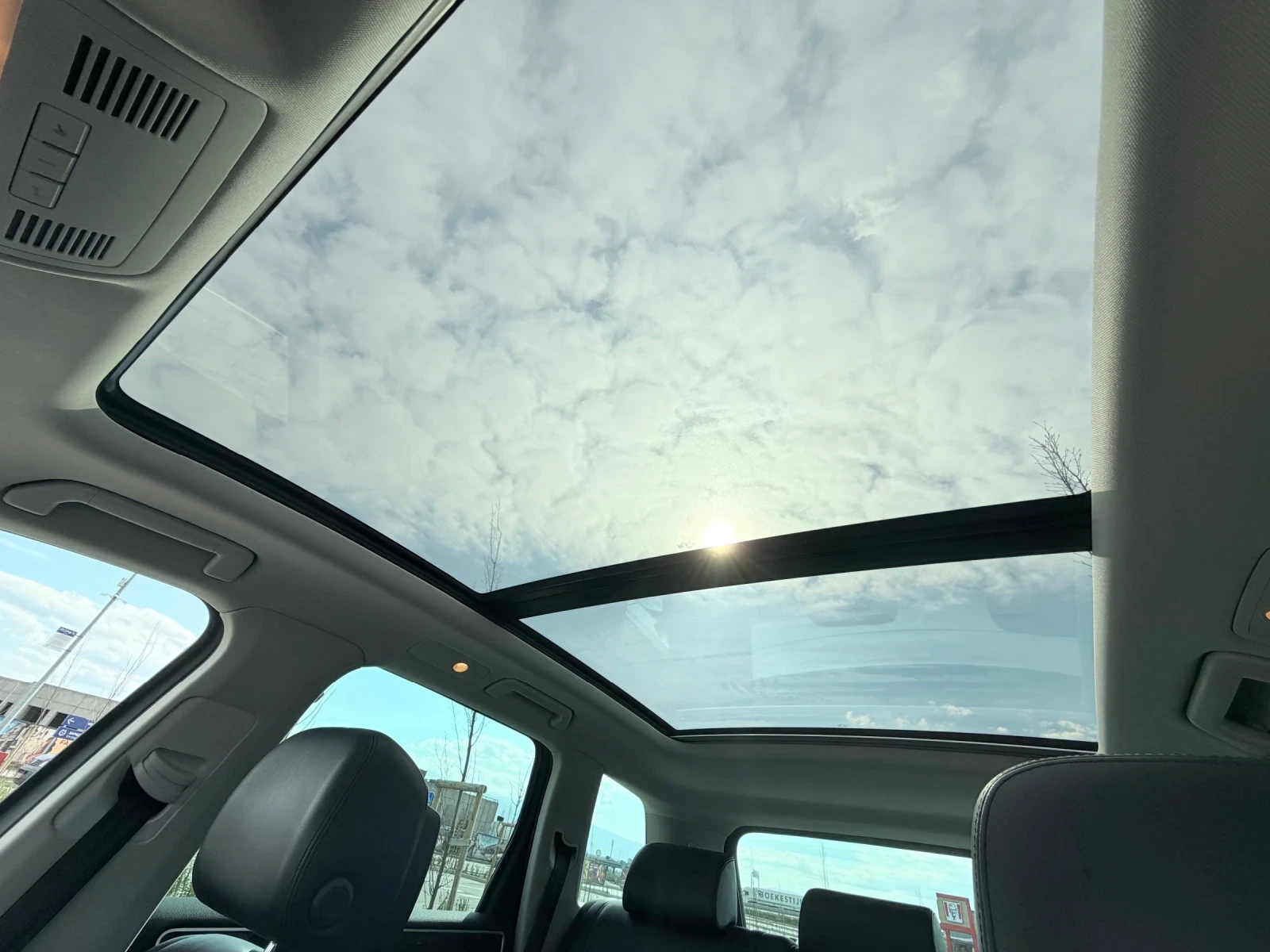 VW Touareg 3.0 TDI/HIGHLINE/PANO/AIR/MEMORY, снимка 9 - Автомобили и джипове - 54141415