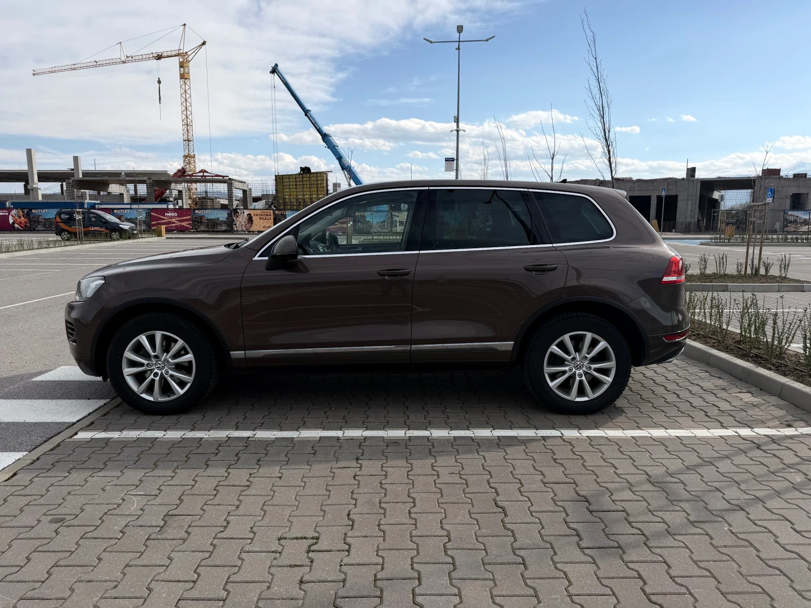 VW Touareg 3.0 TDI/HIGHLINE/PANO/AIR/MEMORY, снимка 4 - Автомобили и джипове - 54141415