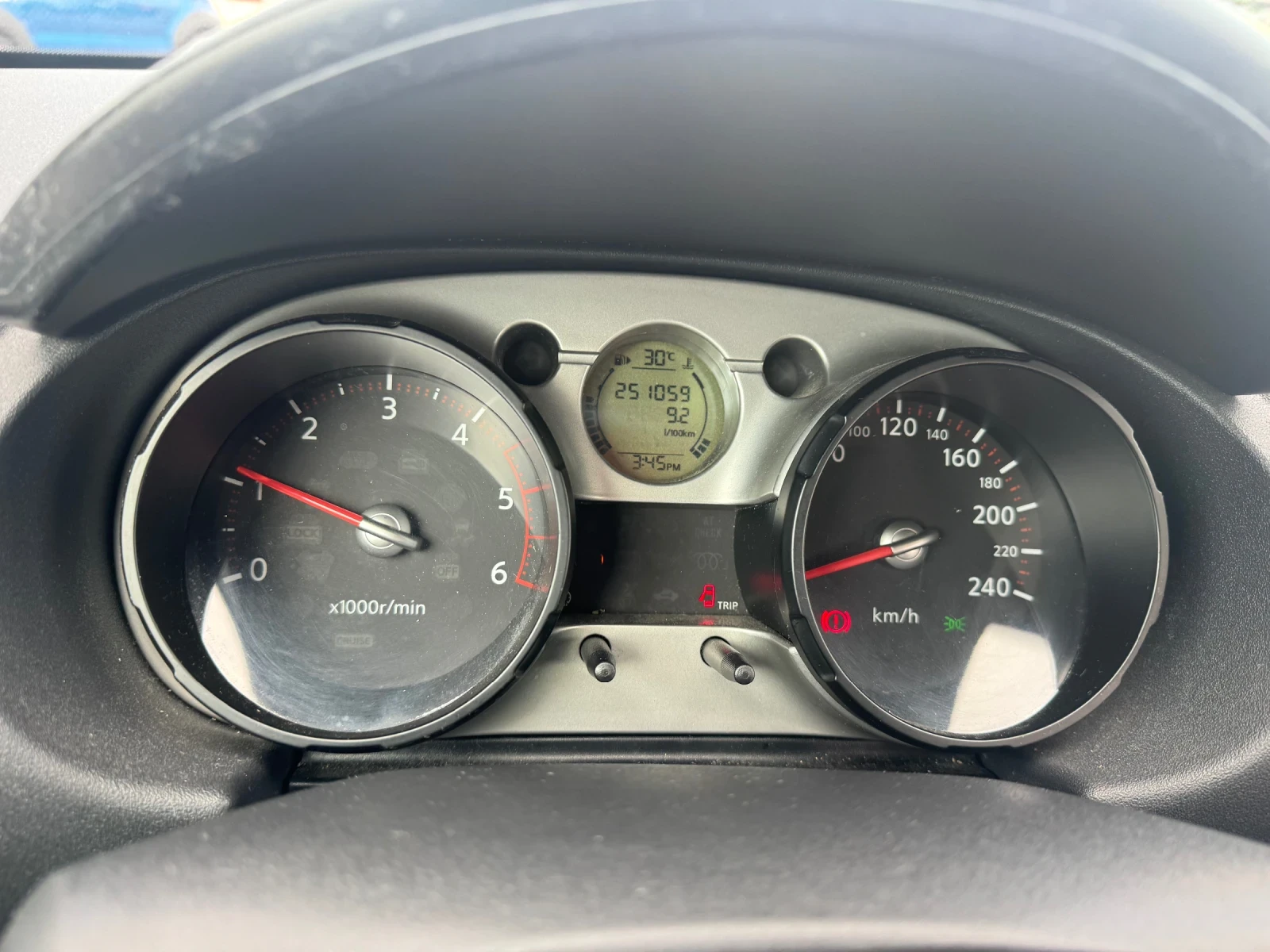 Nissan Qashqai 2.0 DCI 4x4, снимка 14 - Автомобили и джипове - 55711812