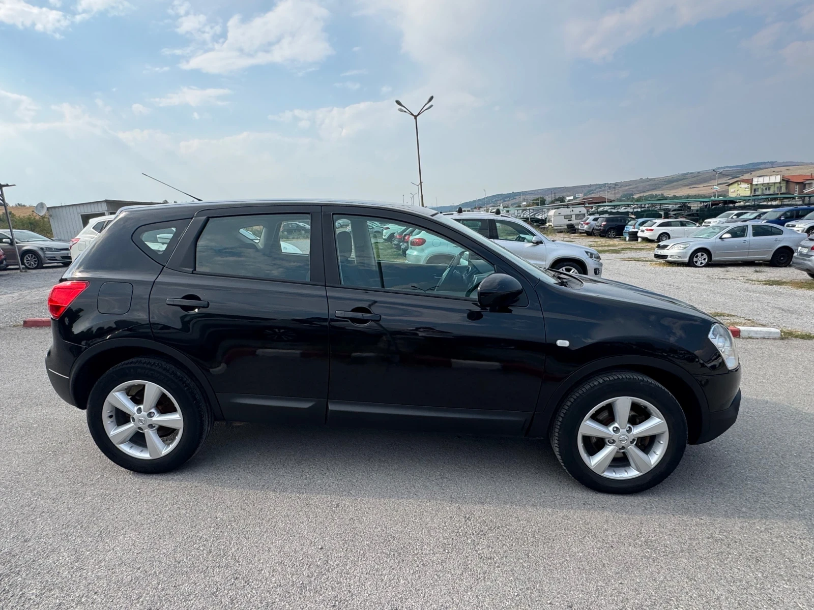 Nissan Qashqai 2.0 DCI 4x4, снимка 4 - Автомобили и джипове - 55711812