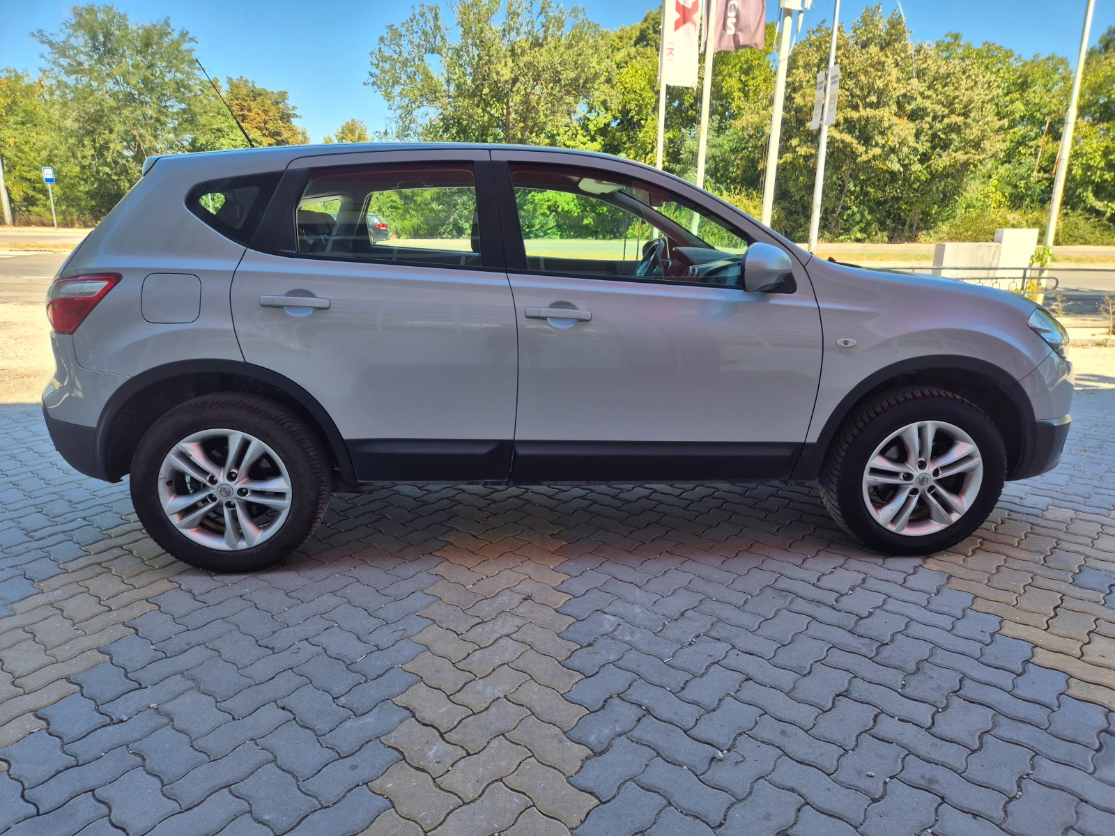 Nissan Qashqai 1.5DCI, Facelift, снимка 4 - Автомобили и джипове - 55966995