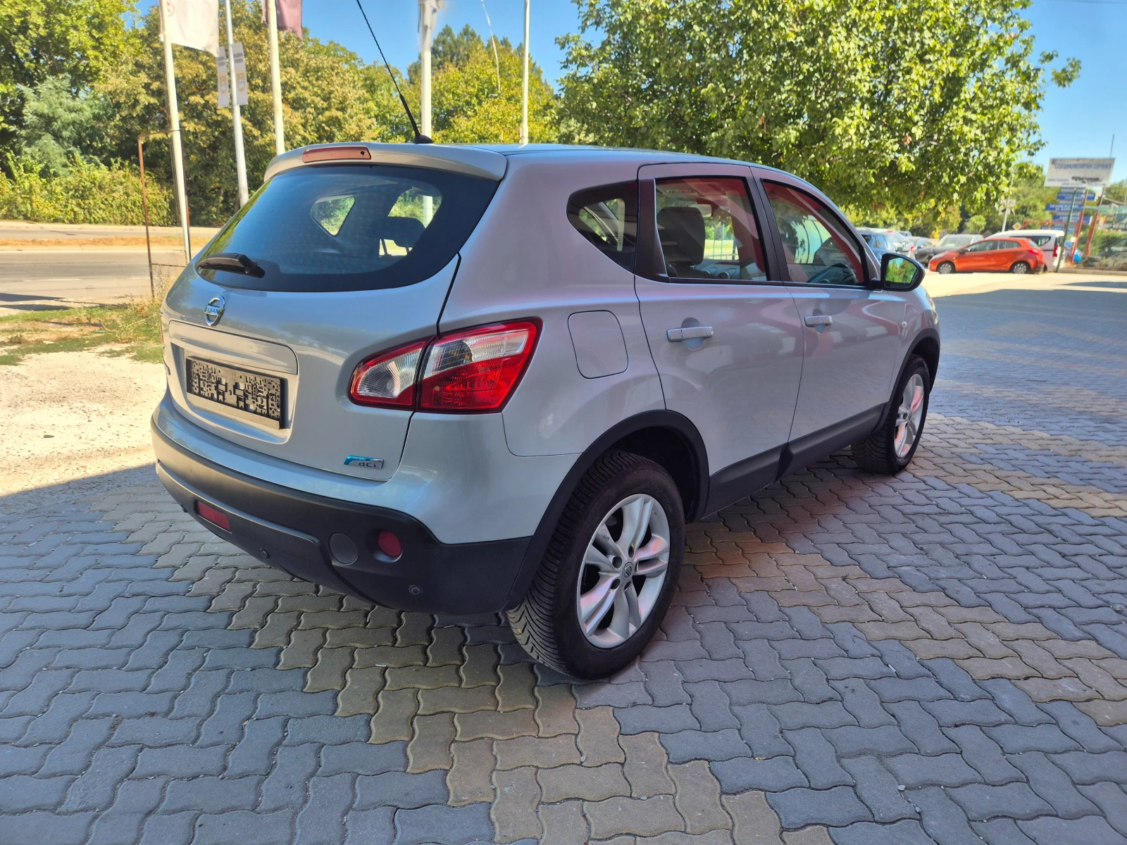 Nissan Qashqai 1.5DCI, Facelift, снимка 5 - Автомобили и джипове - 55966995