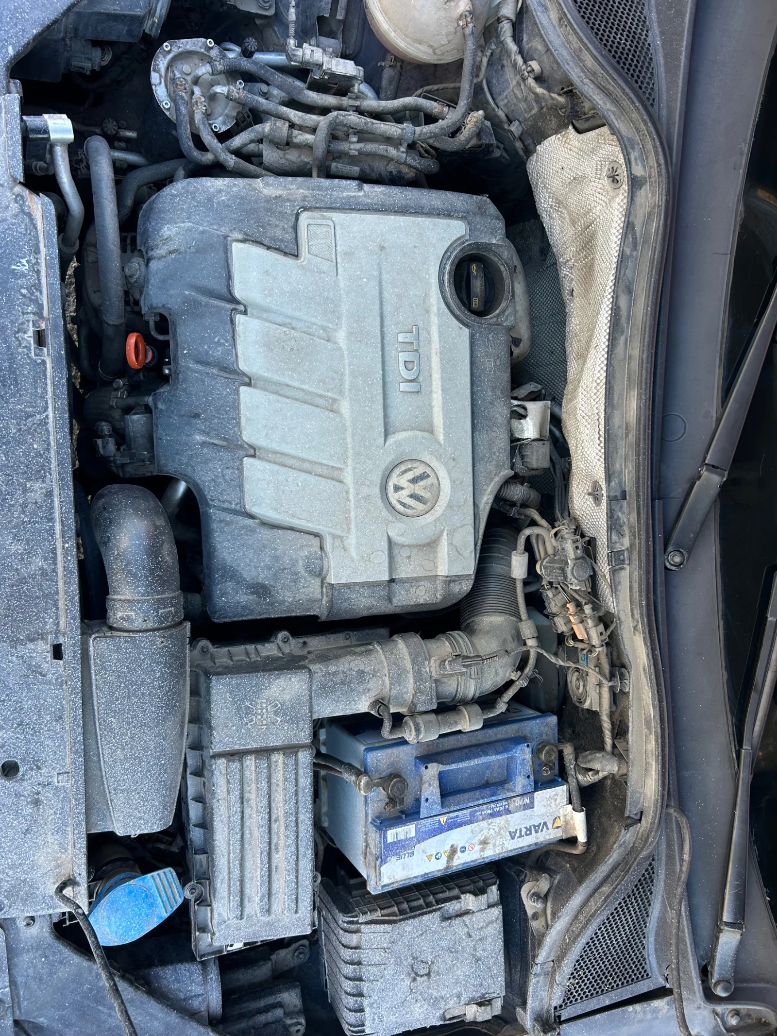 VW Tiguan 2.0tdi, снимка 11 - Автомобили и джипове - 56011381