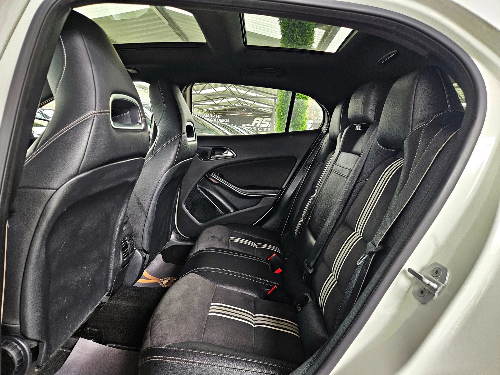 Mercedes-Benz GLA 220 AMG/GERMANY/PANORAMA/CAMERA/ПОДГРЕВ/KEYLESS GO/LIZ, снимка 16 - Автомобили и джипове - 56270545