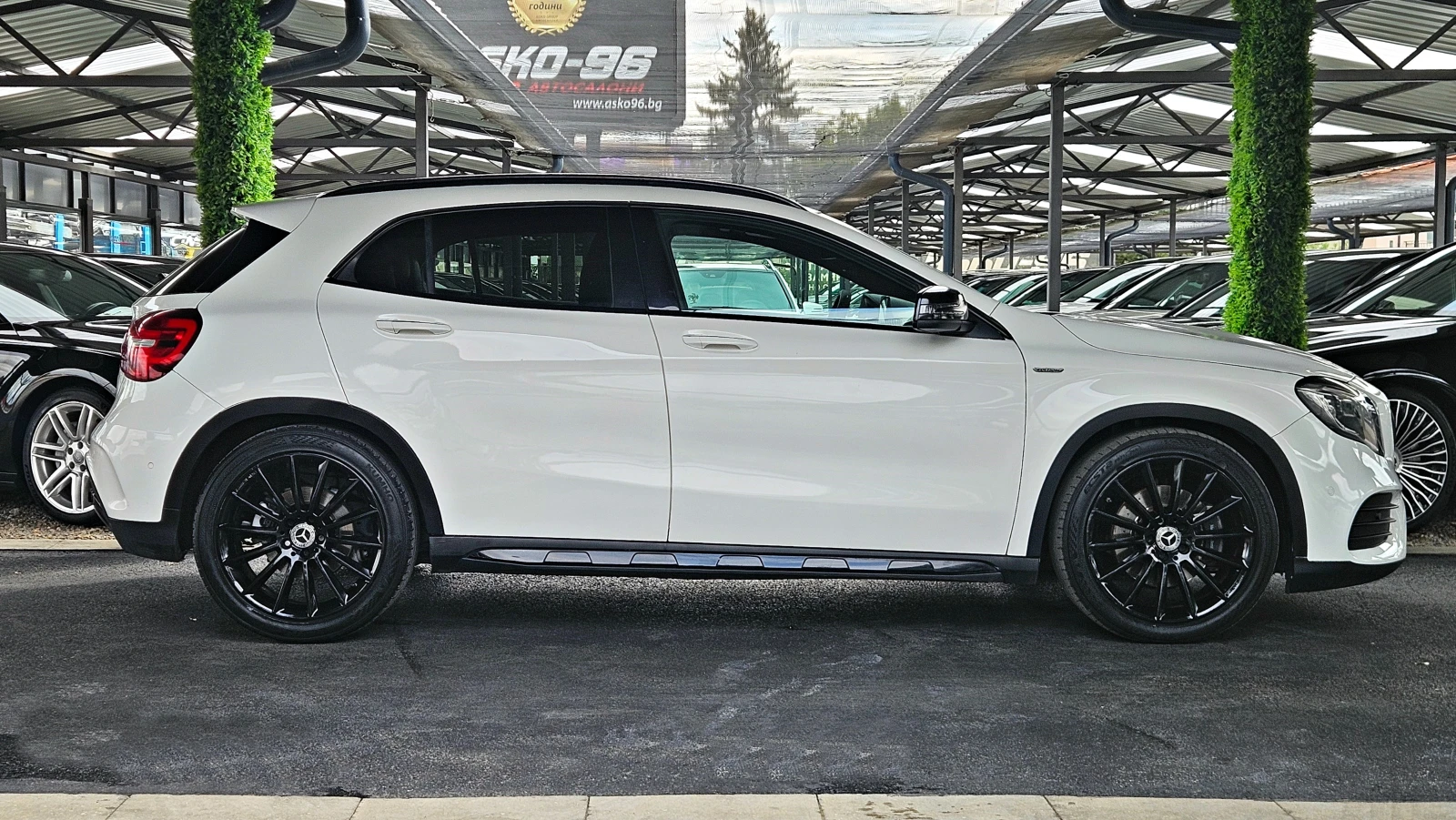 Mercedes-Benz GLA 220 AMG/GERMANY/PANORAMA/CAMERA/ПОДГРЕВ/KEYLESS GO/LIZ, снимка 4 - Автомобили и джипове - 56270545